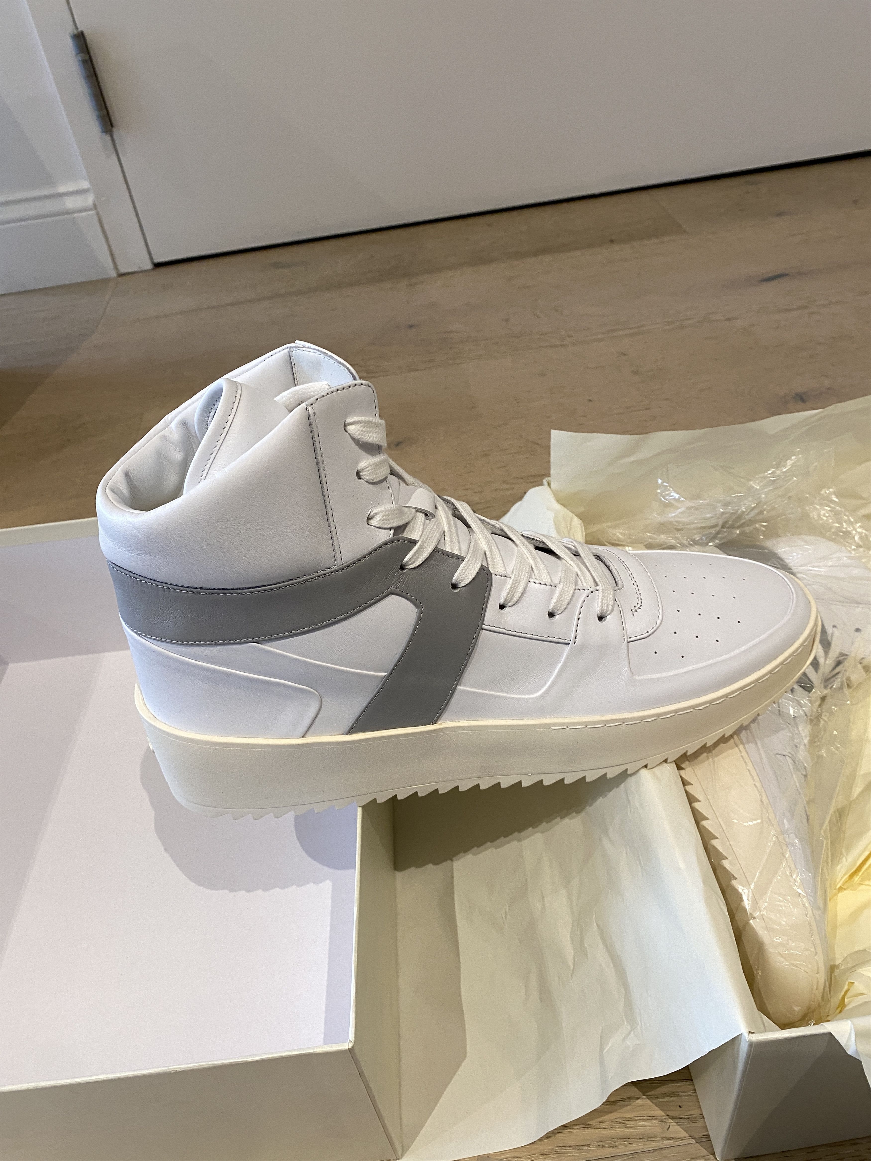 Fear of God Fear of god sneakers bball basketball fog 46 NIB Size US 13 / EU 46 - 2 Thumbnail