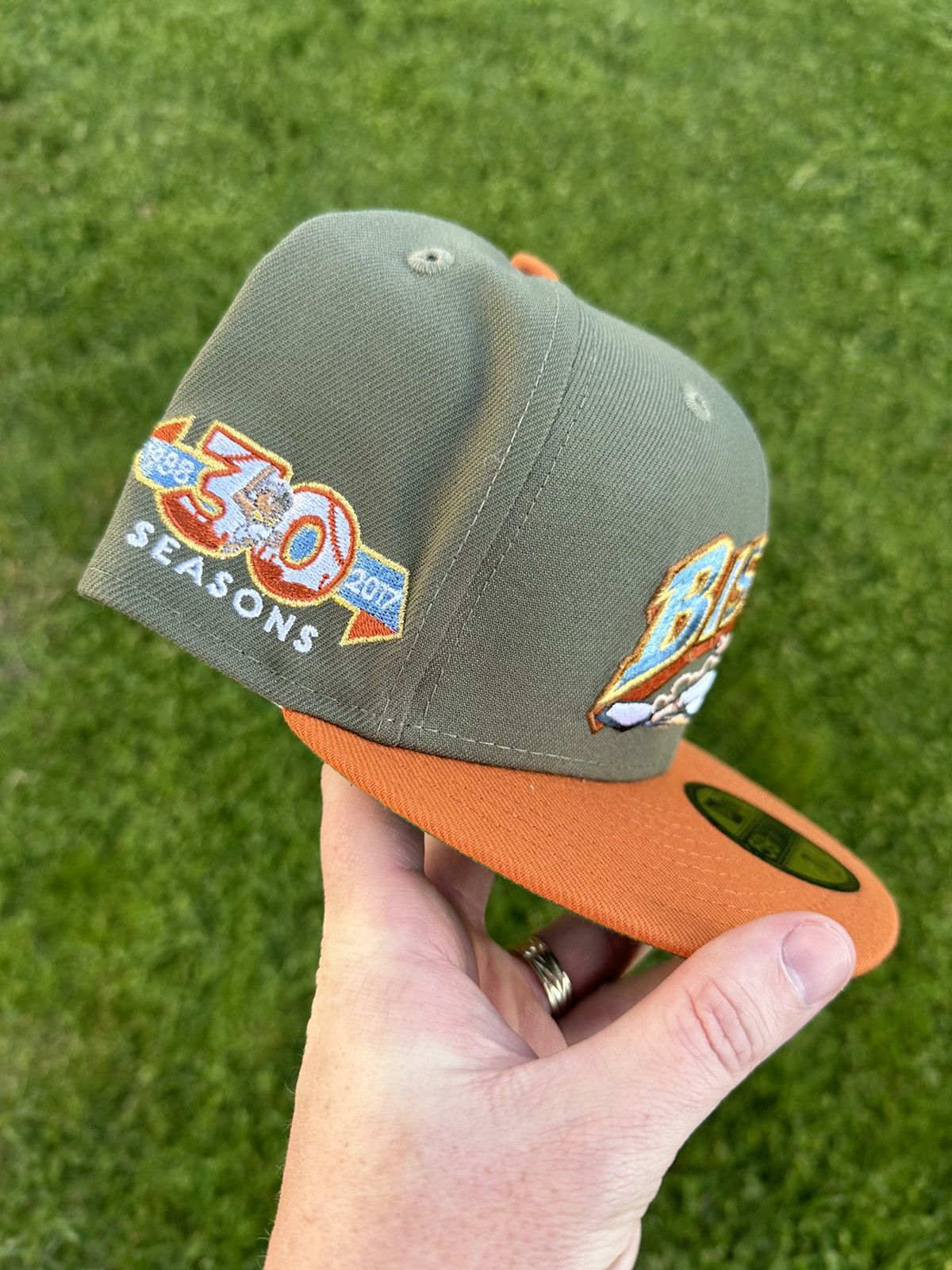 Hat Club × New Era × Topperz Topperz Exclusive Buffalo Bisons Fitted 7 1/8 Two Tone Size ONE SIZE - 2 Thumbnail
