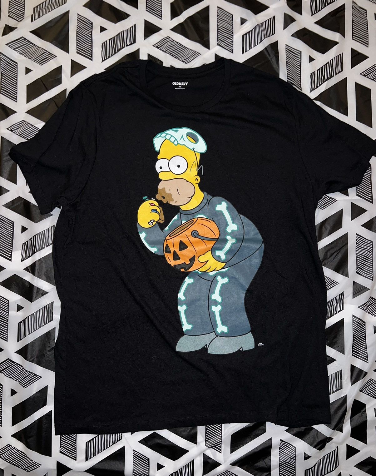 Homer × The Simpsons The Simpsons Glow in the Dark Old Navy T-shirt Size US XXL / EU 58 / 5 - 2 Thumbnail