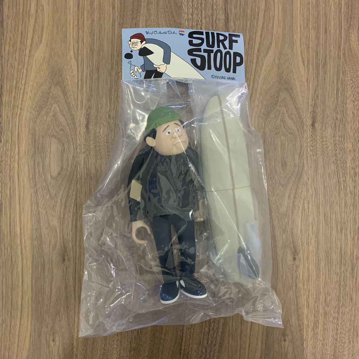 image of Yusuke Hanai X Medicom Mr. Stoop Surf Vcd Figure in Black, Men's