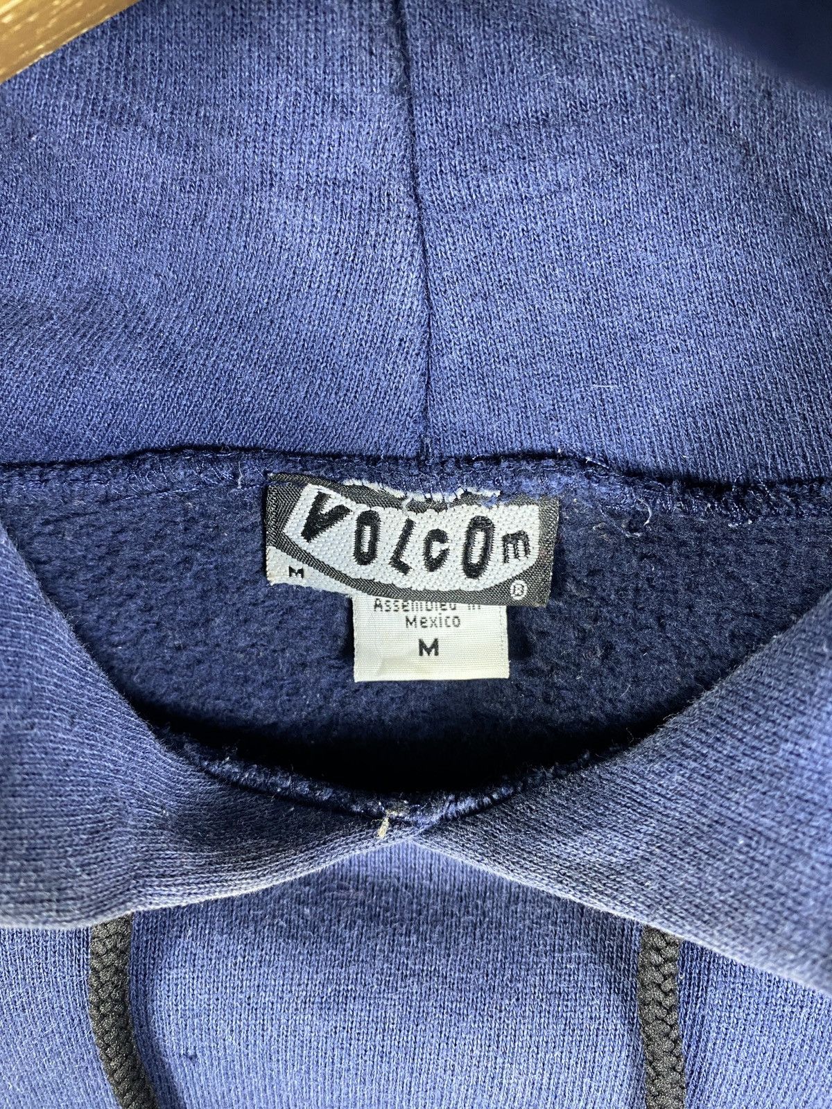 Volcom Vintage Volcom USA Hoodie Skateboarding Size US M / EU 48-50 / 2 - 6 Thumbnail