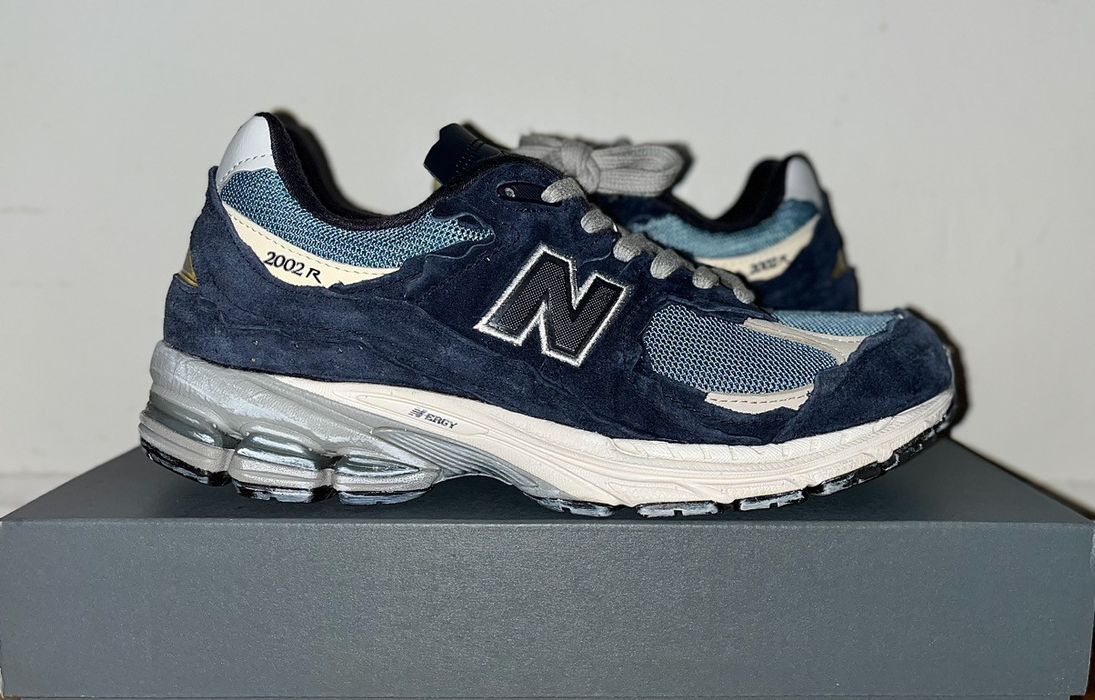 2002r new balance protection pack navy