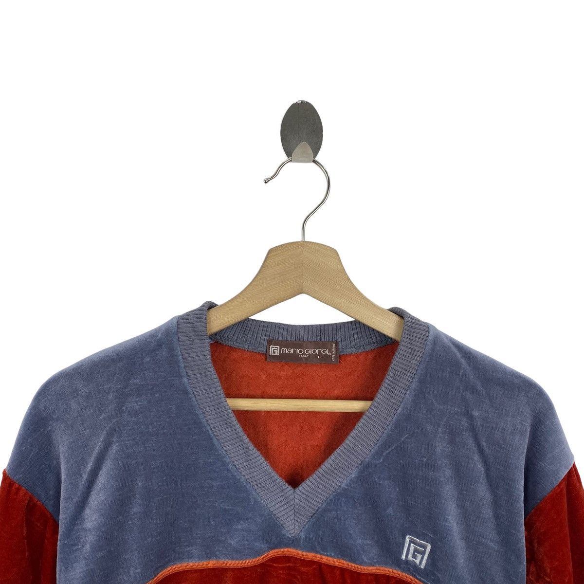 Vintage Vintage MARIO GIORGI ITALY V-neck Velvet Embroidered Logo Size US L / EU 52-54 / 3 - 2 Thumbnail