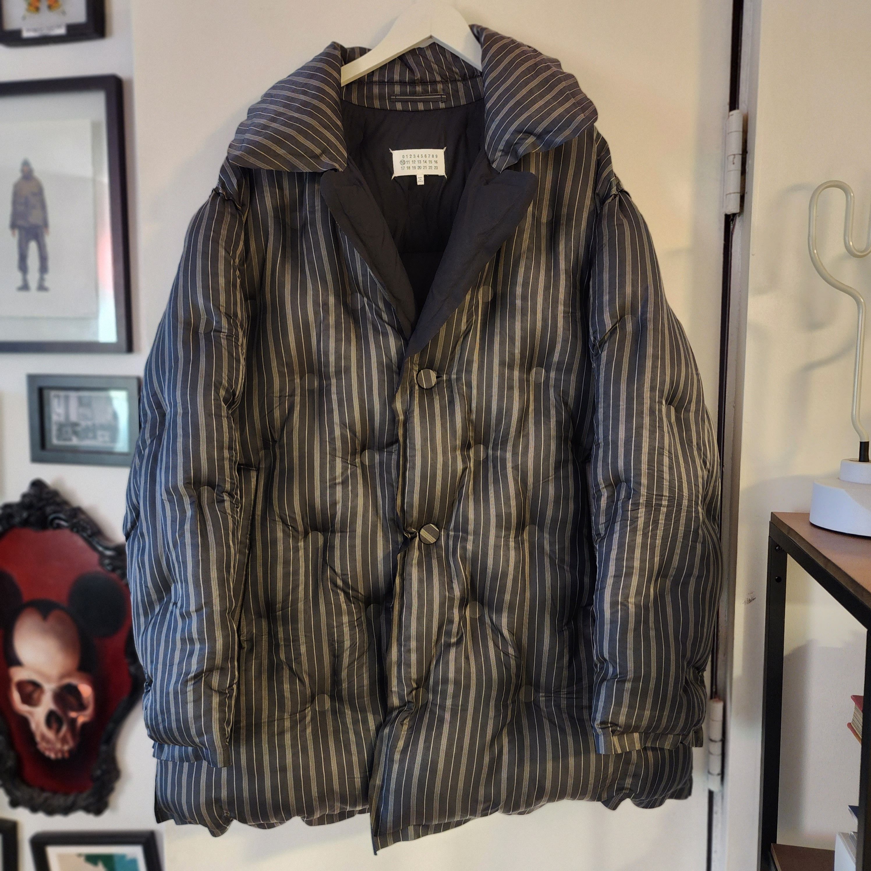 Maison Margiela Maison Margiela Four-Stitch Striped Puffer Jacket in Black Size US XL / EU 56 / 4 - 5 Thumbnail