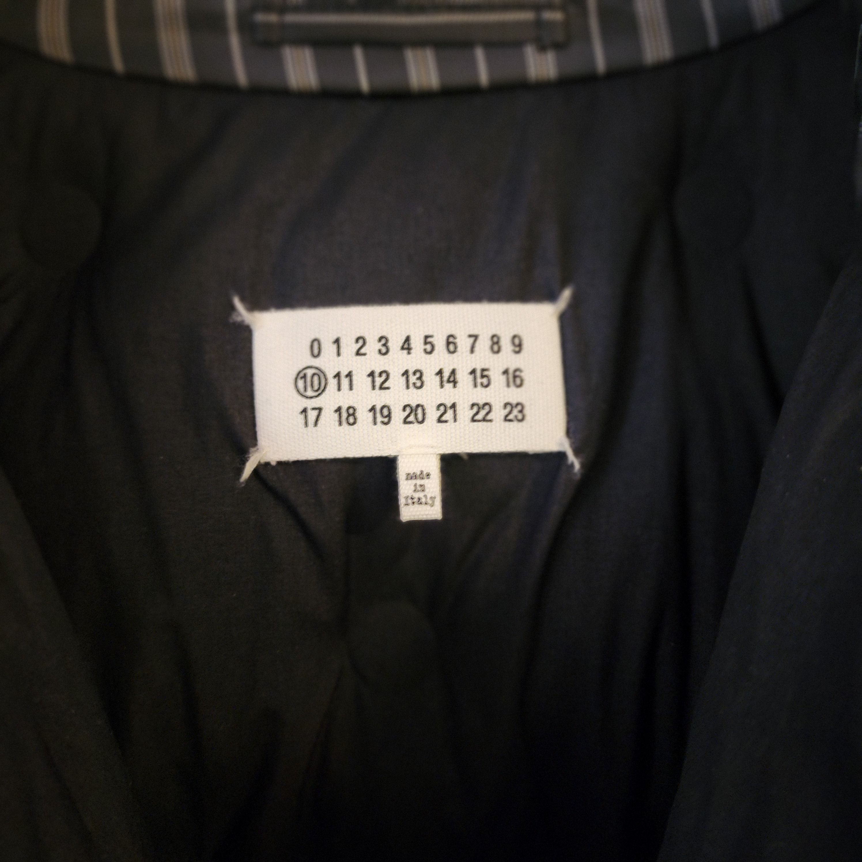 Maison Margiela Maison Margiela Four-Stitch Striped Puffer Jacket in Black Size US XL / EU 56 / 4 - 6 Thumbnail