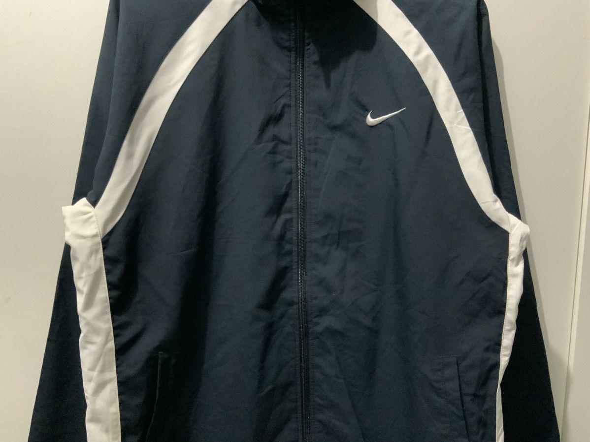 Nike Vintage 90s Nike Swoosh Light Jacket Size US L / EU 52-54 / 3 - 4 Thumbnail