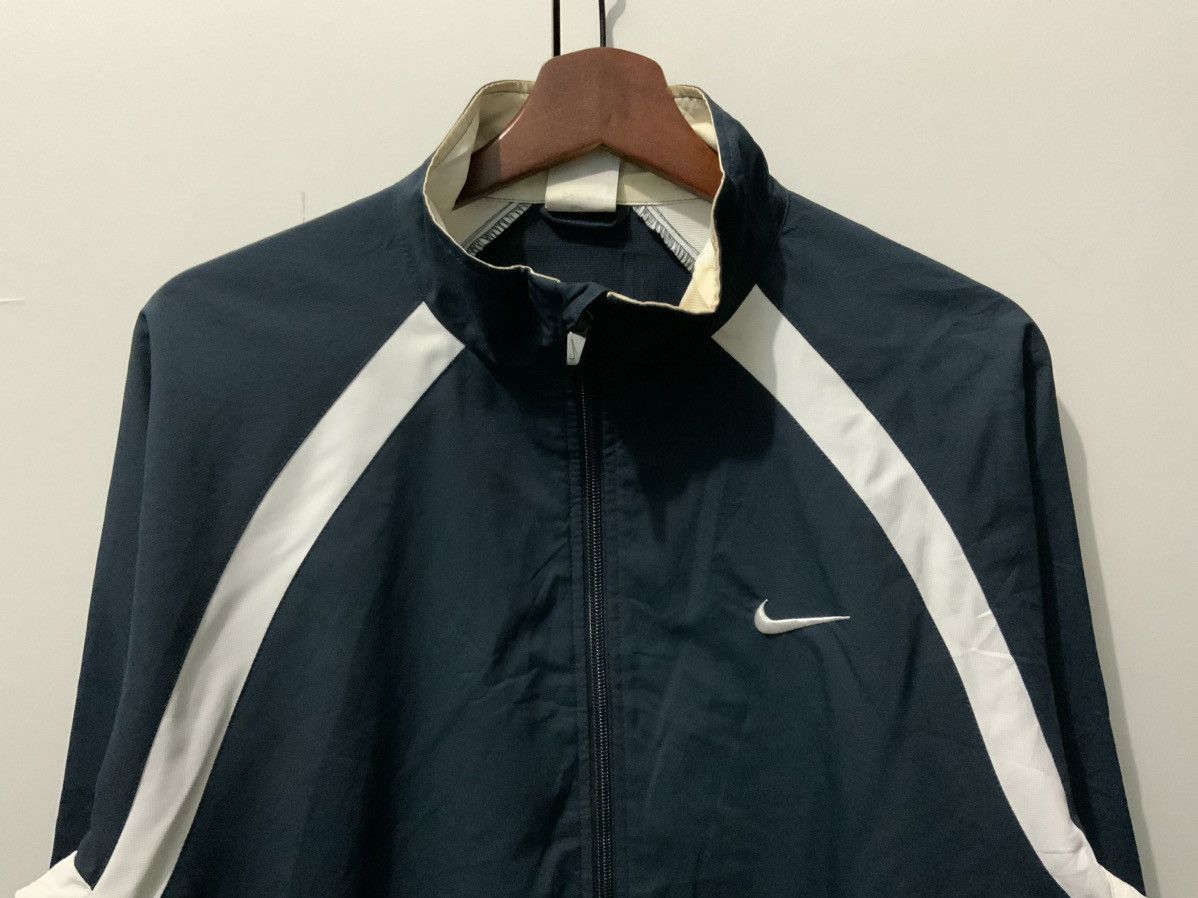 Nike Vintage 90s Nike Swoosh Light Jacket Size US L / EU 52-54 / 3 - 3 Thumbnail