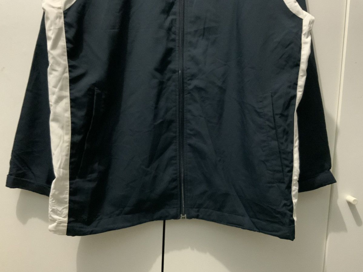 Nike Vintage 90s Nike Swoosh Light Jacket Size US L / EU 52-54 / 3 - 5 Thumbnail