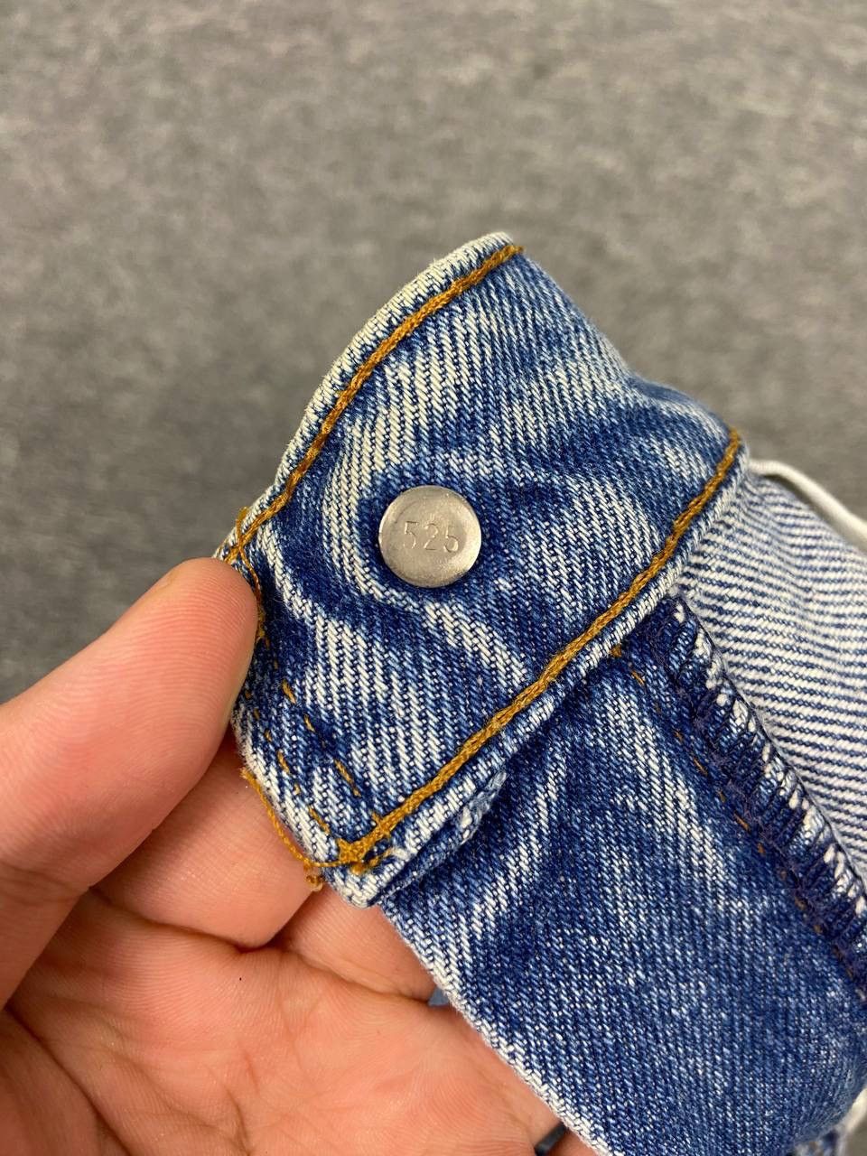 Levi's Vintage Clothing Vintage 90s Distressed Levis 505 Jeans Faded Wash Denim Size US 27 - 8 Thumbnail