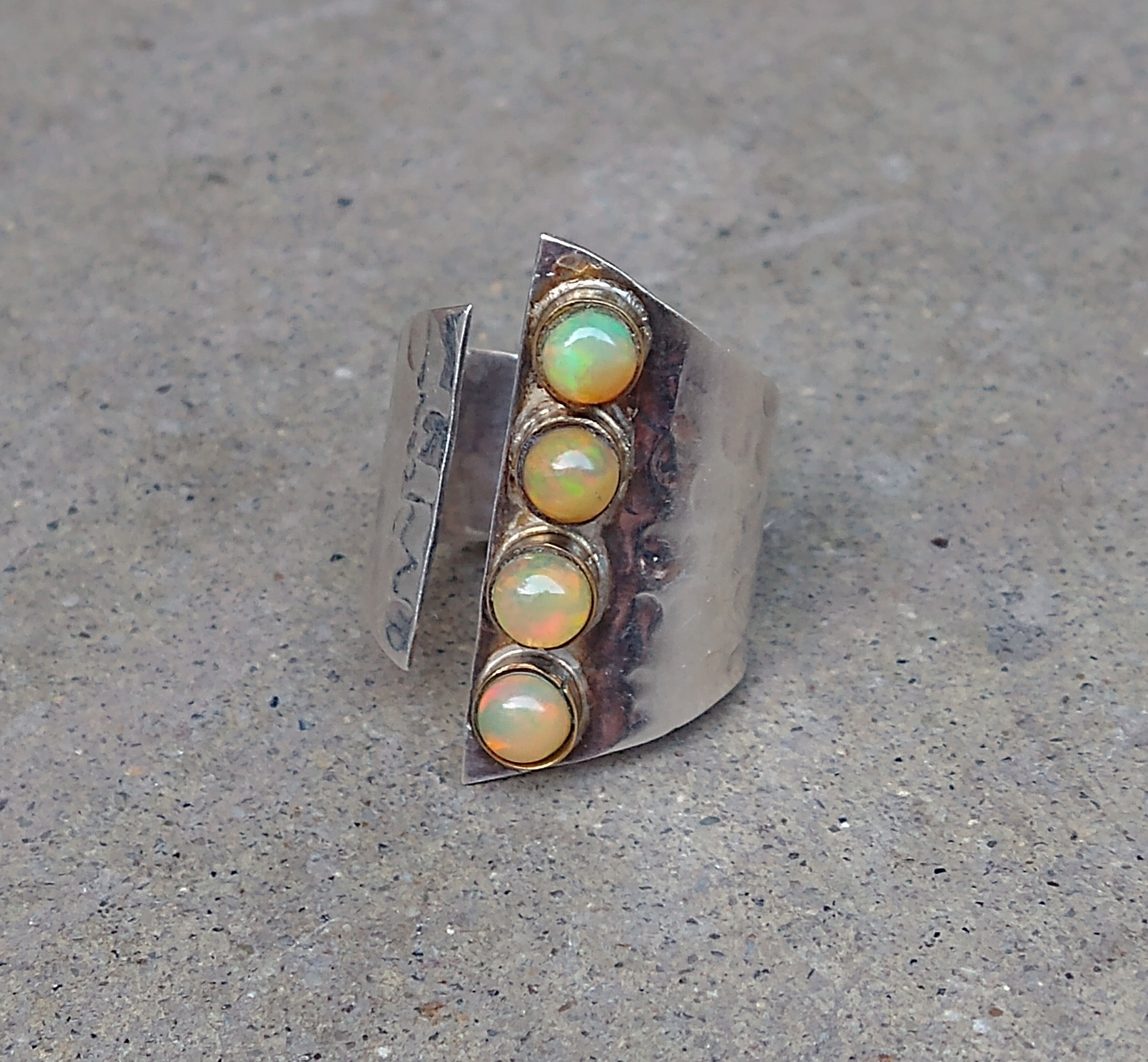 Other Vintage Sterling Silver Ring Jelly Opal Size 9 Hammered 6.3g Size ONE SIZE - 1 Thumbnail