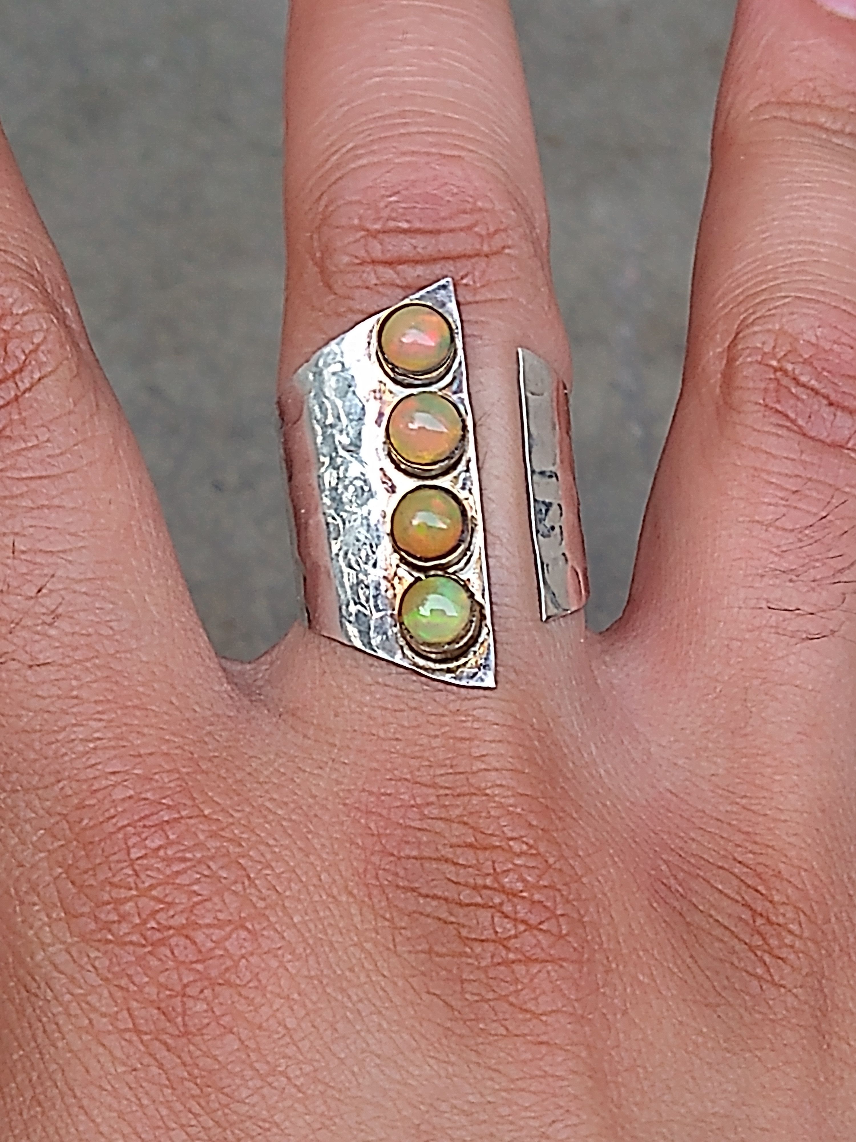 Other Vintage Sterling Silver Ring Jelly Opal Size 9 Hammered 6.3g Size ONE SIZE - 13 Thumbnail