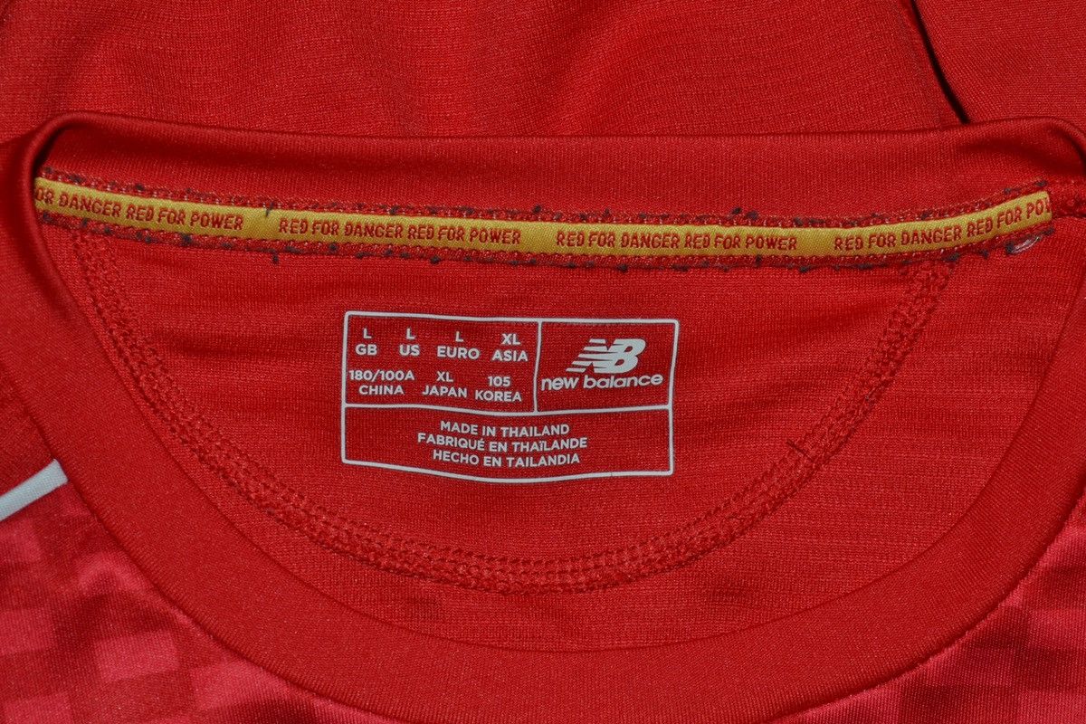 New Balance LIVERPOOL NEW BALANCE training SHIRT JERSEY soccer 2018 L Size US L / EU 52-54 / 3 - 5 Thumbnail