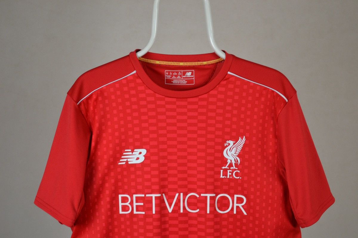 New Balance LIVERPOOL NEW BALANCE training SHIRT JERSEY soccer 2018 L Size US L / EU 52-54 / 3 - 3 Thumbnail