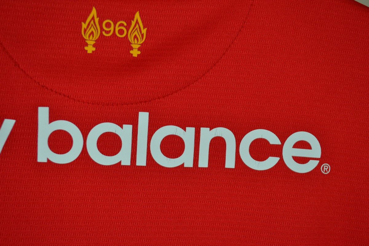 New Balance LIVERPOOL NEW BALANCE training SHIRT JERSEY soccer 2018 L Size US L / EU 52-54 / 3 - 4 Thumbnail