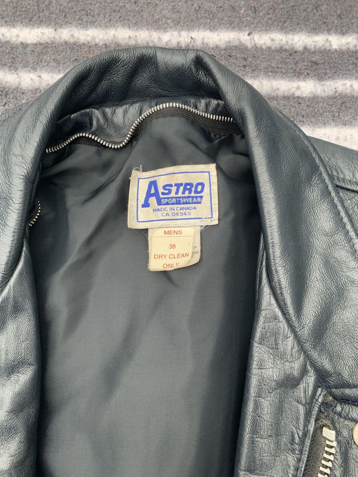 Vintage Toronto University Bomber Size US M / EU 48-50 / 2 - 6 Thumbnail