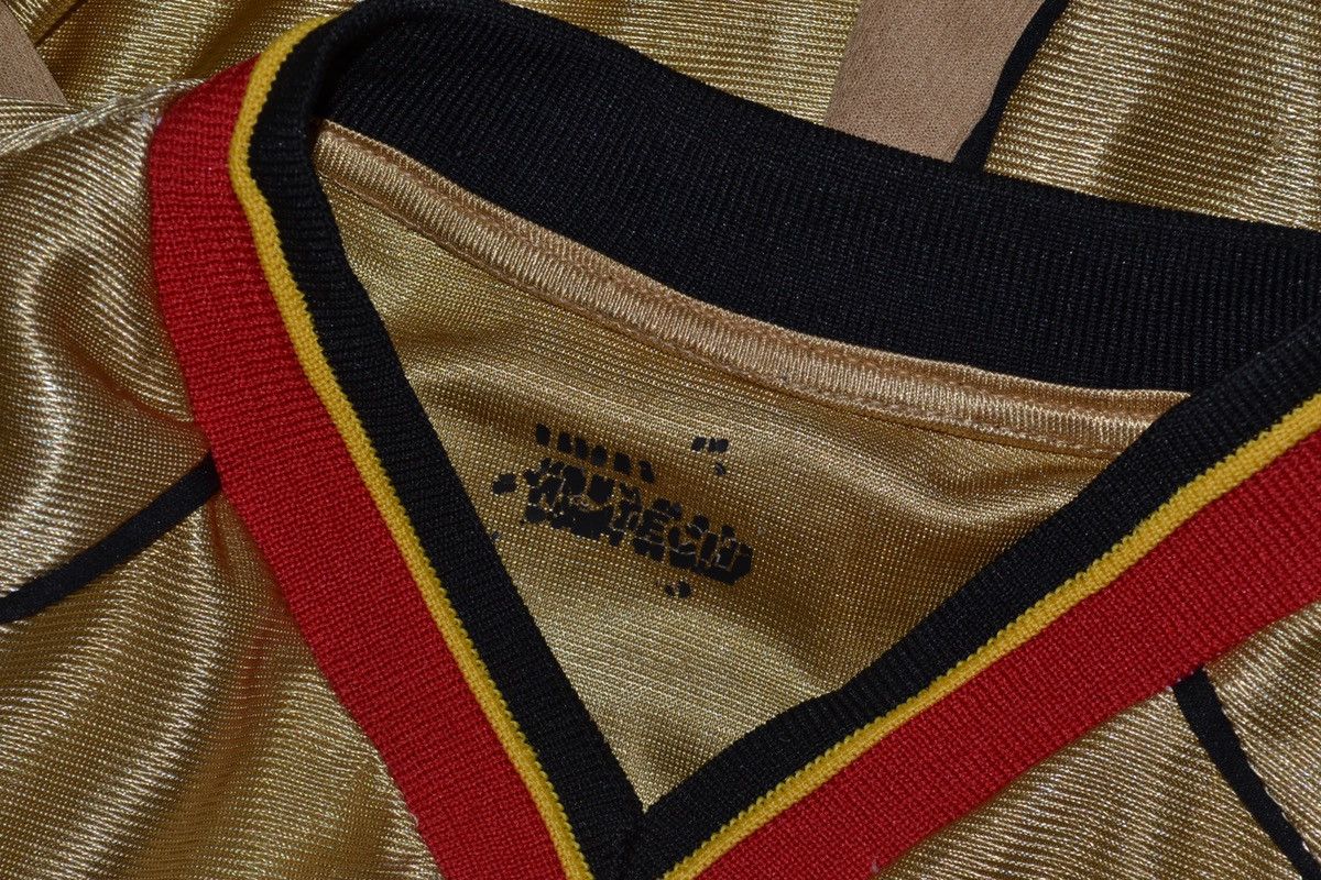 Umbro GALATASARAY TURKEY 2002/2004 THIRD SHIRT JERSEY UMBRO Soccer Size US XL / EU 56 / 4 - 9 Thumbnail