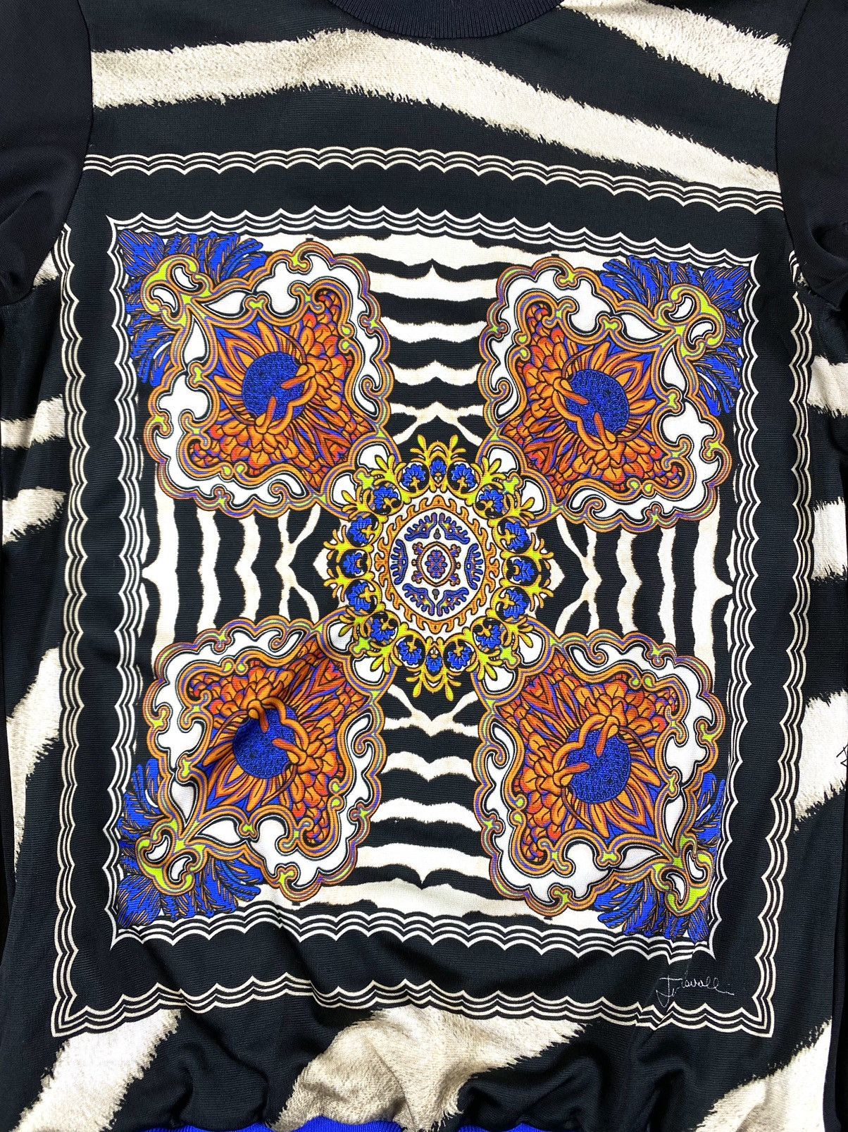 Just Cavalli × Roberto Cavalli Rare! Vintage Just Cavalli Zebra Sweatshirt Long Sleeve Tee Size US S / EU 44-46 / 1 - 4 Thumbnail
