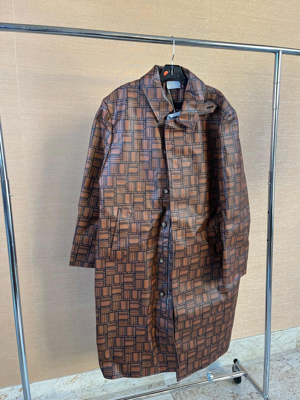 Vetements Barcode Monogram Coat in Brown Size US L / EU 52-54 / 3 - 6 Thumbnail