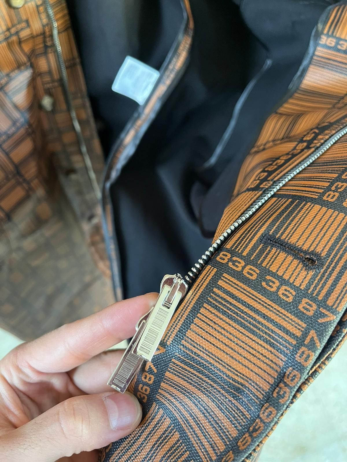 Vetements Barcode Monogram Coat in Brown Size US L / EU 52-54 / 3 - 16 Thumbnail