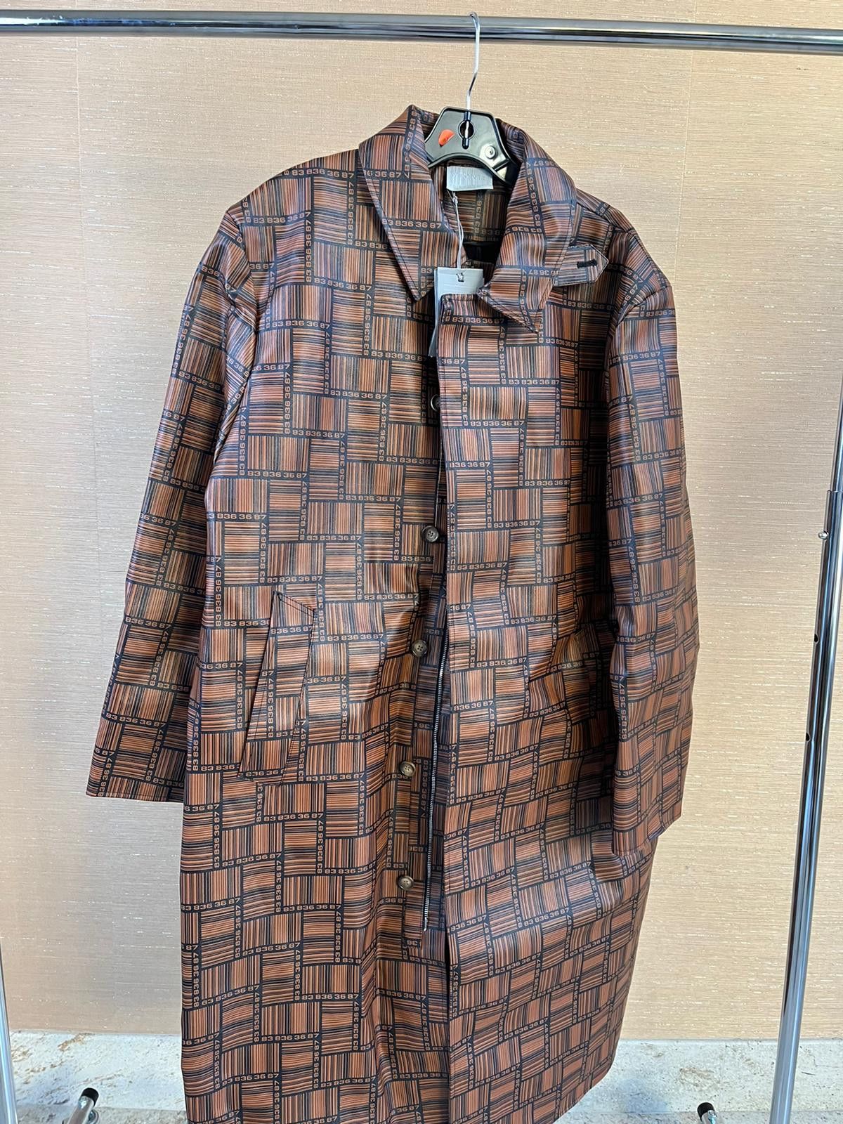 Vetements Barcode Monogram Coat in Brown Size US L / EU 52-54 / 3 - 11 Thumbnail