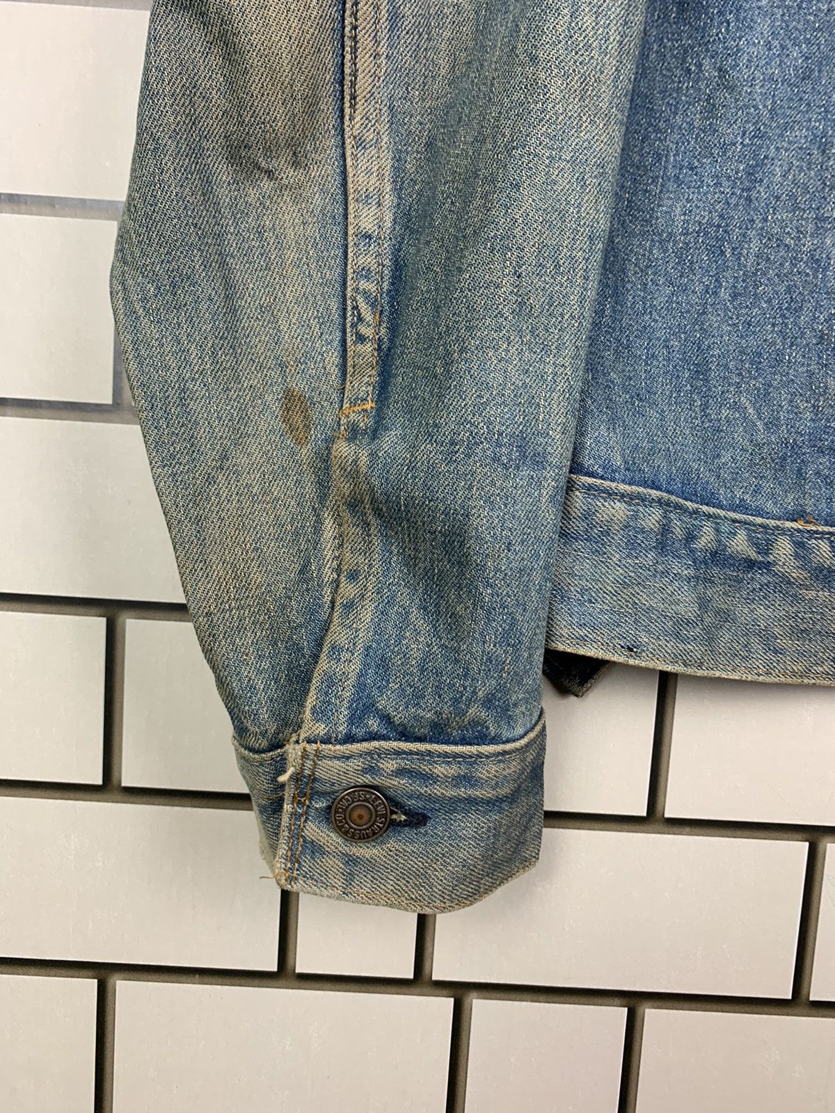 Levi's Vintage Levis 70s Trucker Distressed Denim Jacket Size US M / EU 48-50 / 2 - 10 Thumbnail