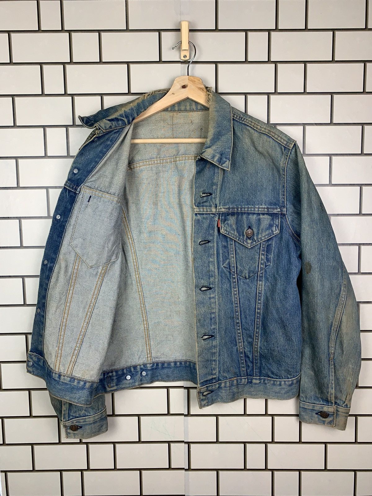 Levi's Vintage Levis 70s Trucker Distressed Denim Jacket Size US M / EU 48-50 / 2 - 19 Thumbnail
