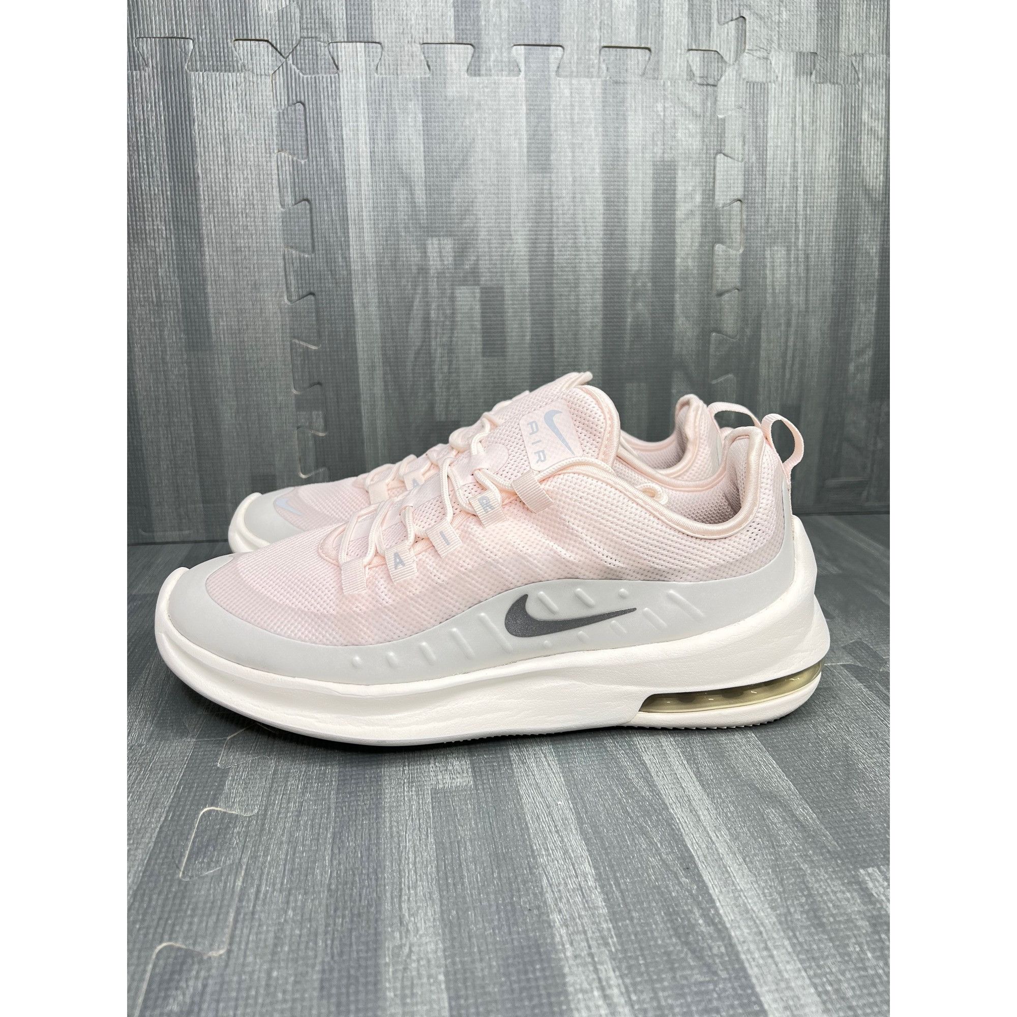 Nike Air Max Axis Pink Running Shoes Size 10