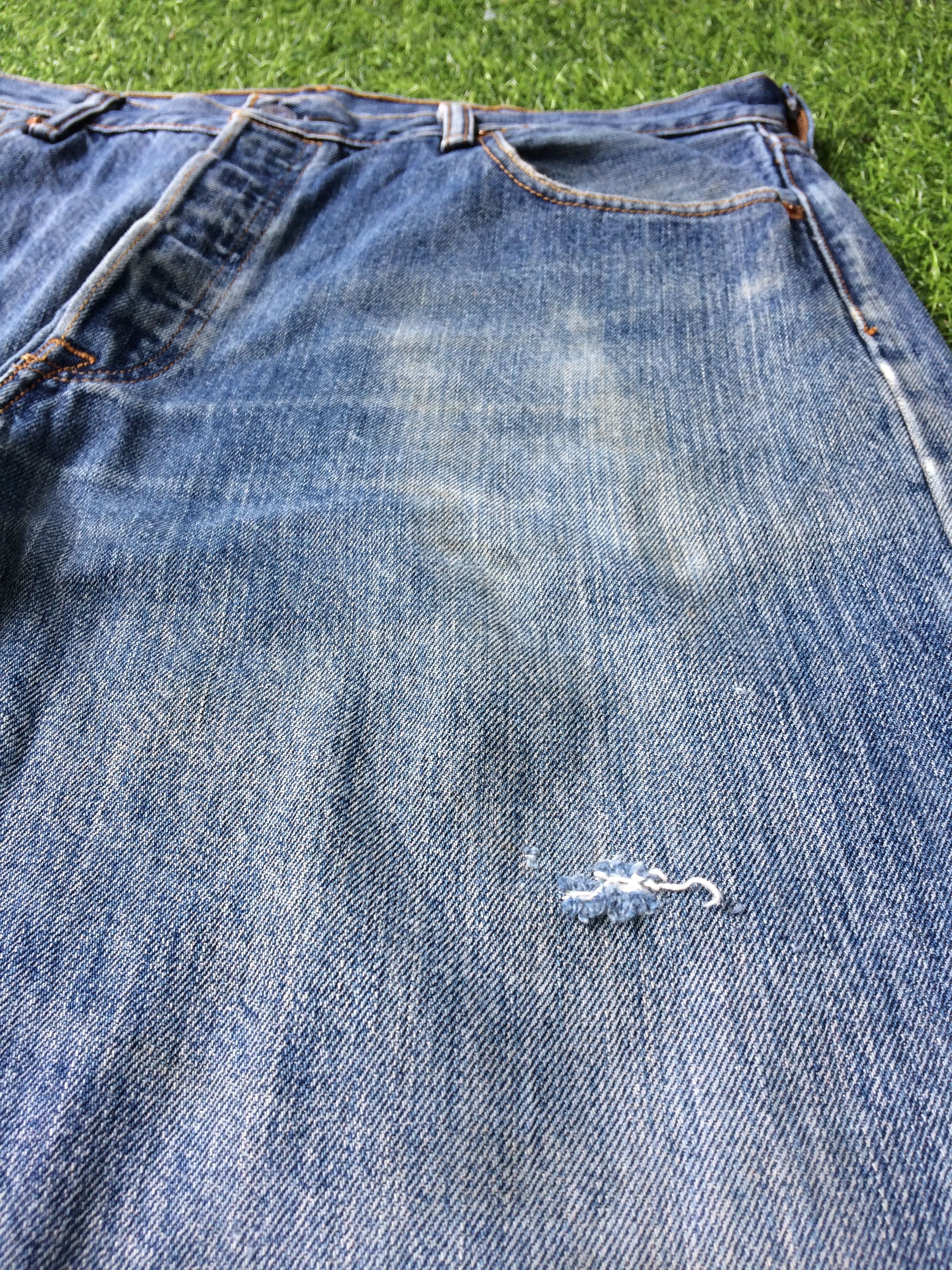 Levi's Vintage Levis 501 Ripped Blue Jeans #B-441 Size US 35 - 4 Thumbnail