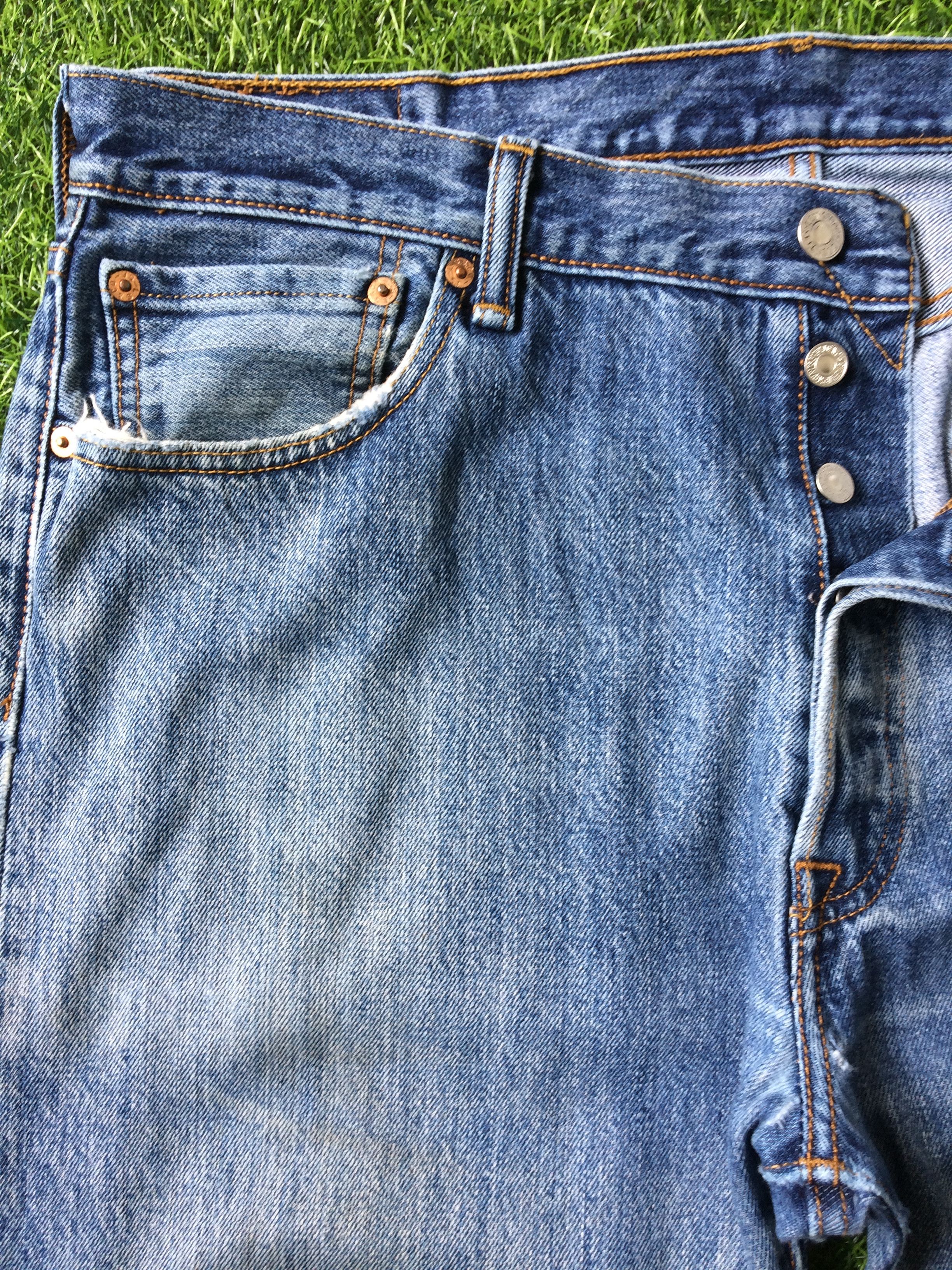 Levi's Vintage Levis 501 Ripped Blue Jeans #B-441 Size US 35 - 5 Thumbnail