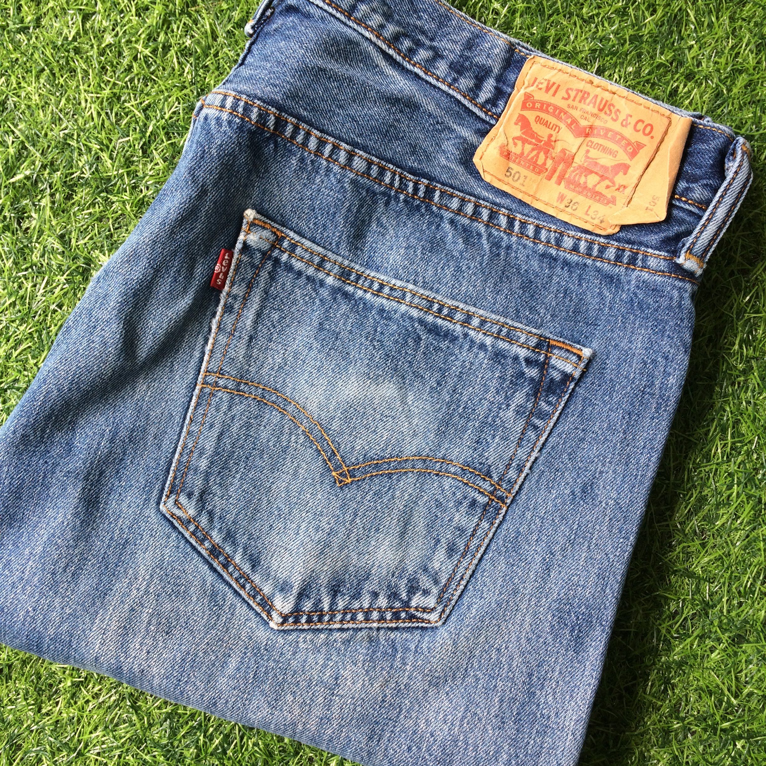 Levi's Vintage Levis 501 Ripped Blue Jeans #B-441 Size US 35 - 7 Thumbnail