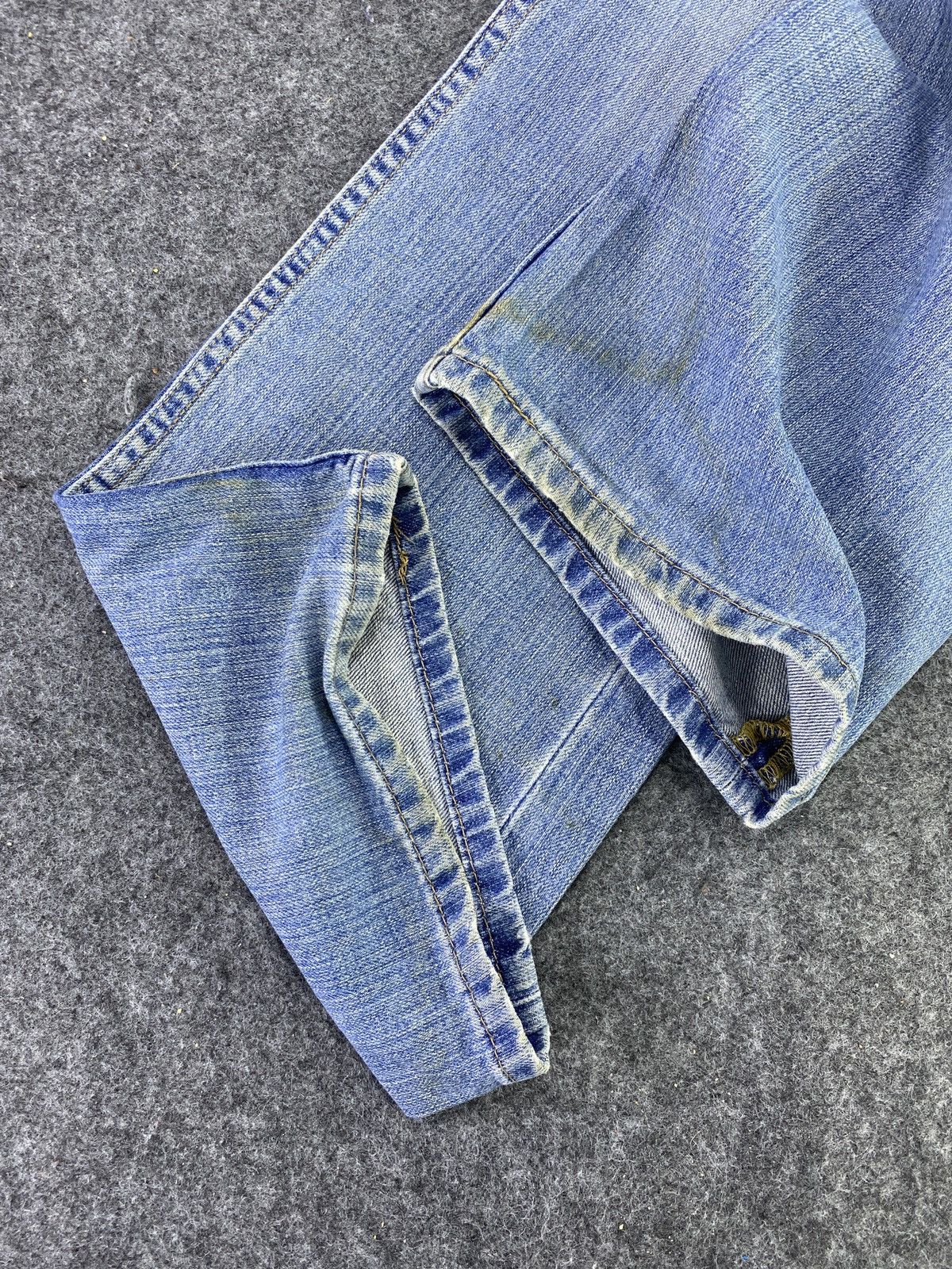 VINTAGE LEVI'S 527 BLUE WASH JEANS - J632