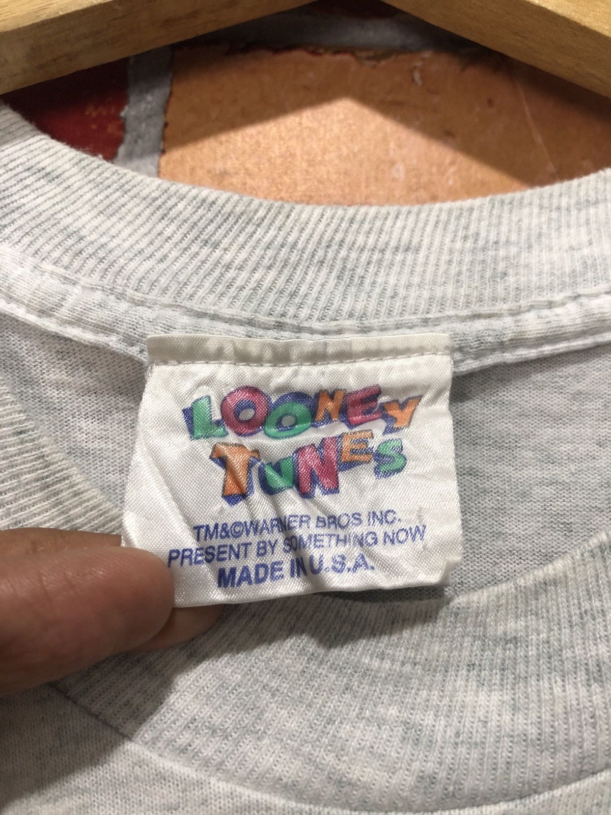 Vintage Vintage 90s Bugs Bunny Looney Tunes T-Shirt Size US L / EU 52-54 / 3 - 3 Thumbnail