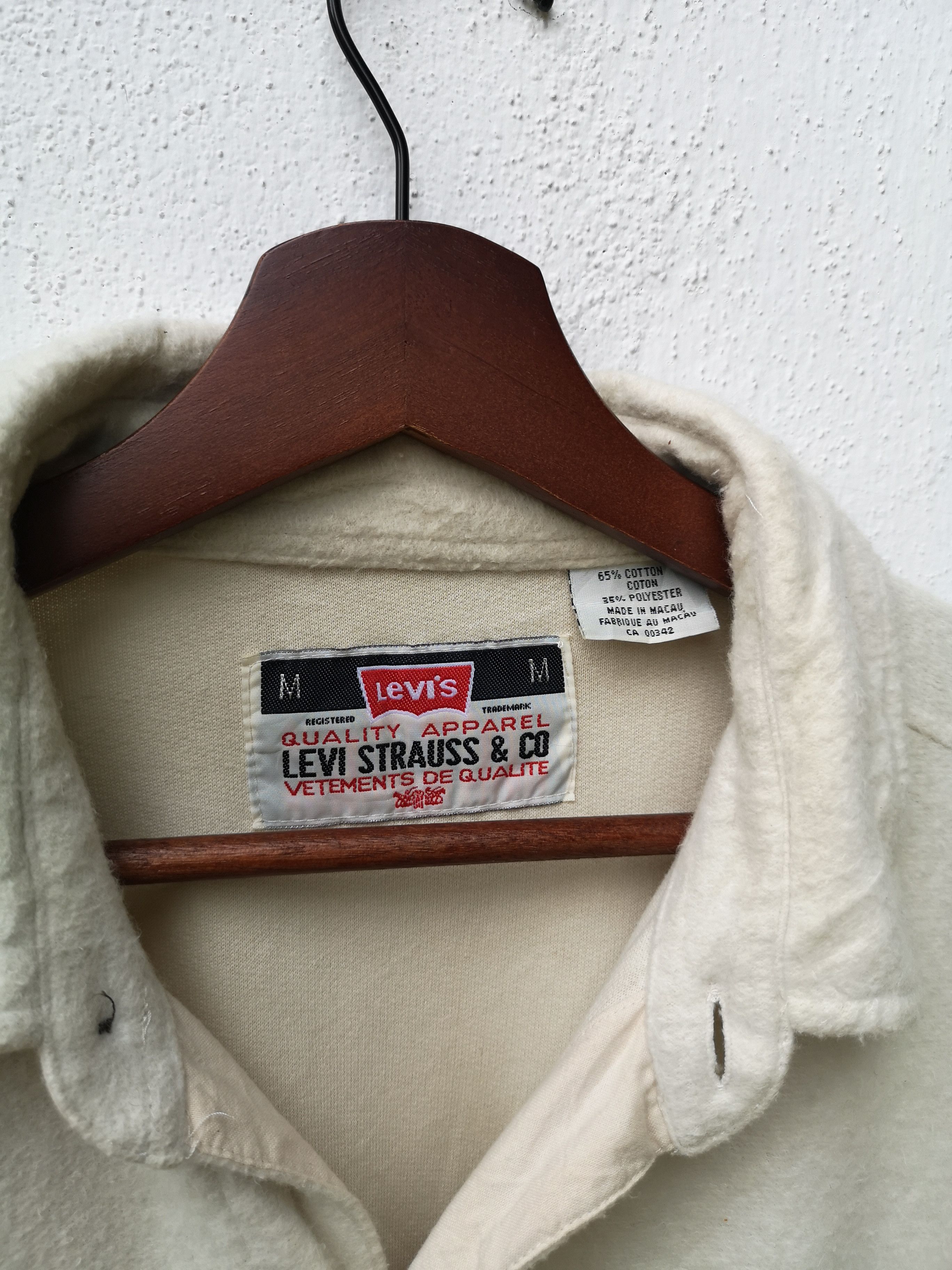 Levi's Levi's Long Sleeve Button Down Like A Wool Material Size US M / EU 48-50 / 2 - 5 Thumbnail