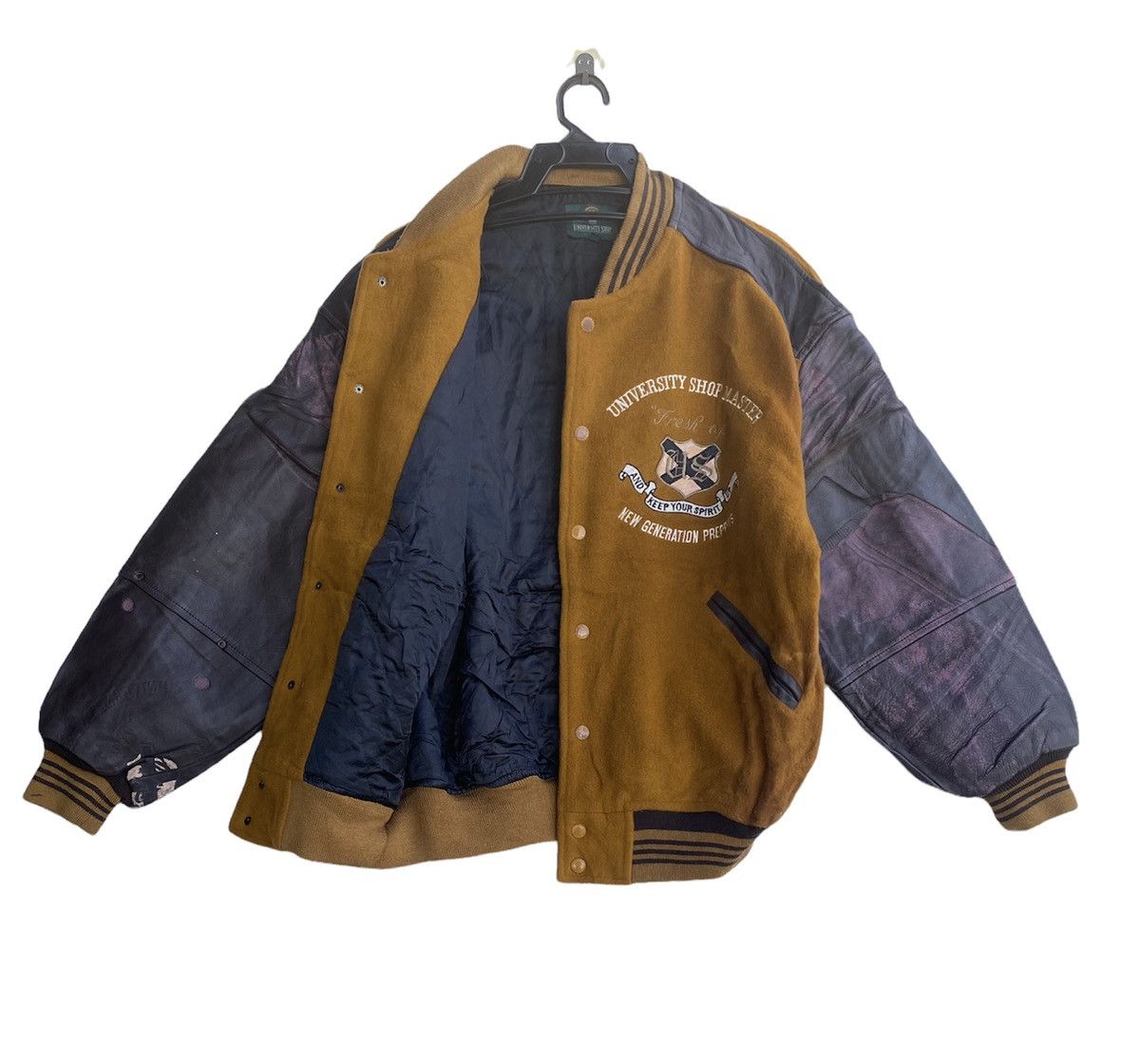 Vintage Vintage University Shop embroidered logo stadium jacket Size US L / EU 52-54 / 3 - 5 Thumbnail