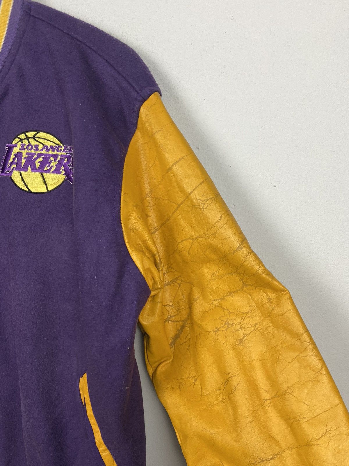 NBA Vintage LA Lakers Varsity Leather Jacket Size US M / EU 48-50 / 2 - 16 Thumbnail