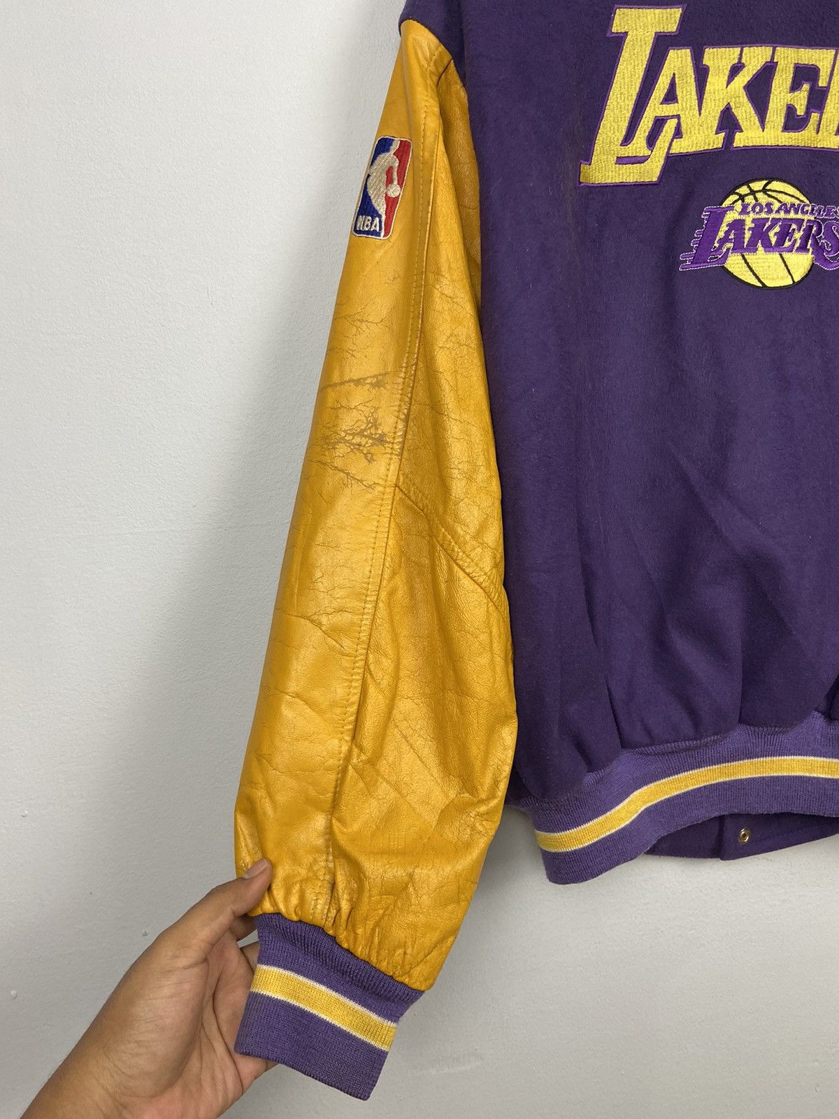 NBA Vintage LA Lakers Varsity Leather Jacket Size US M / EU 48-50 / 2 - 2 Thumbnail