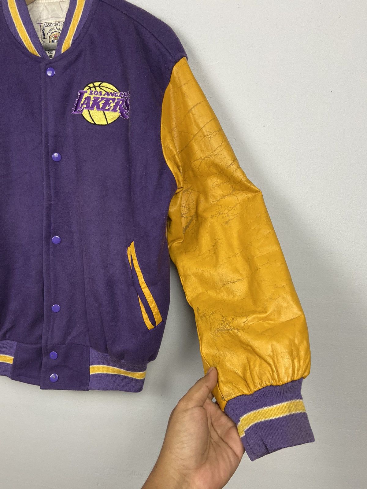 NBA Vintage LA Lakers Varsity Leather Jacket Size US M / EU 48-50 / 2 - 15 Thumbnail