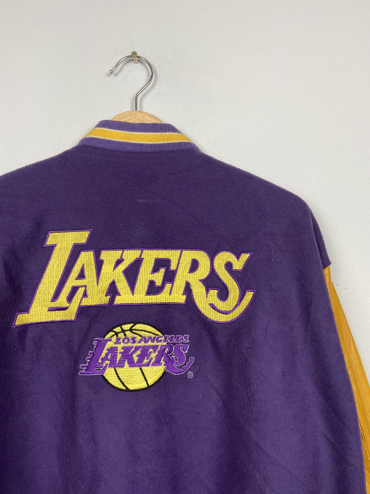 NBA Vintage LA Lakers Varsity Leather Jacket Size US M / EU 48-50 / 2 - 8 Thumbnail