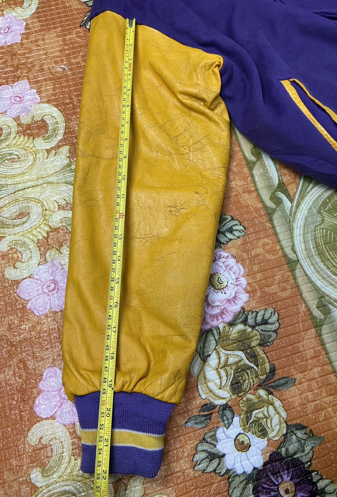 NBA Vintage LA Lakers Varsity Leather Jacket Size US M / EU 48-50 / 2 - 23 Thumbnail