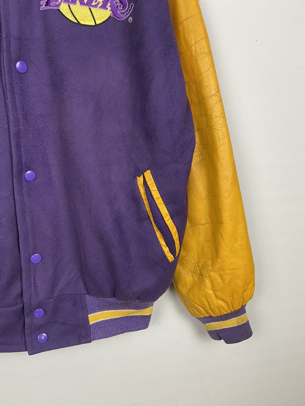 NBA Vintage LA Lakers Varsity Leather Jacket Size US M / EU 48-50 / 2 - 13 Thumbnail
