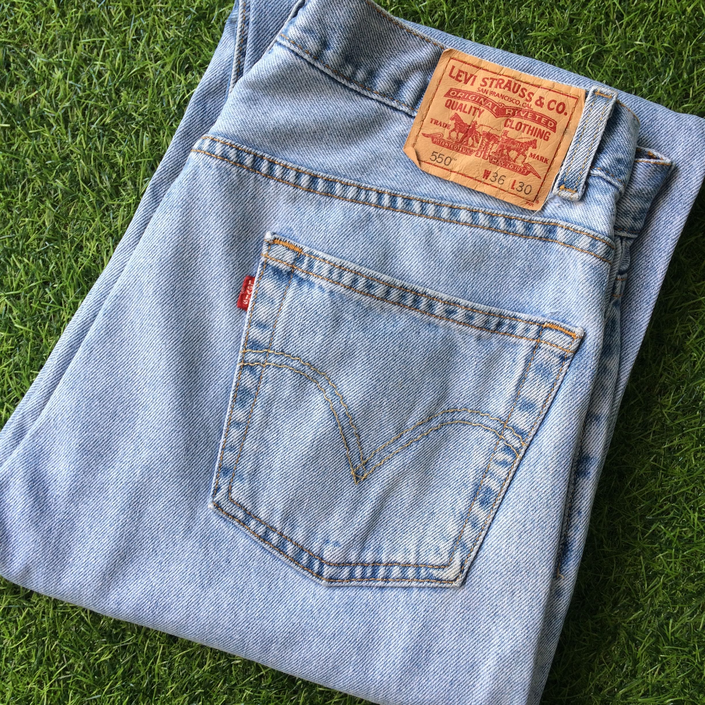 Levi's Distressed Levis 550 Jeans Classic Relaxed Fit #B-672 Size 34" / US 12 / IT 48 - 8 Thumbnail