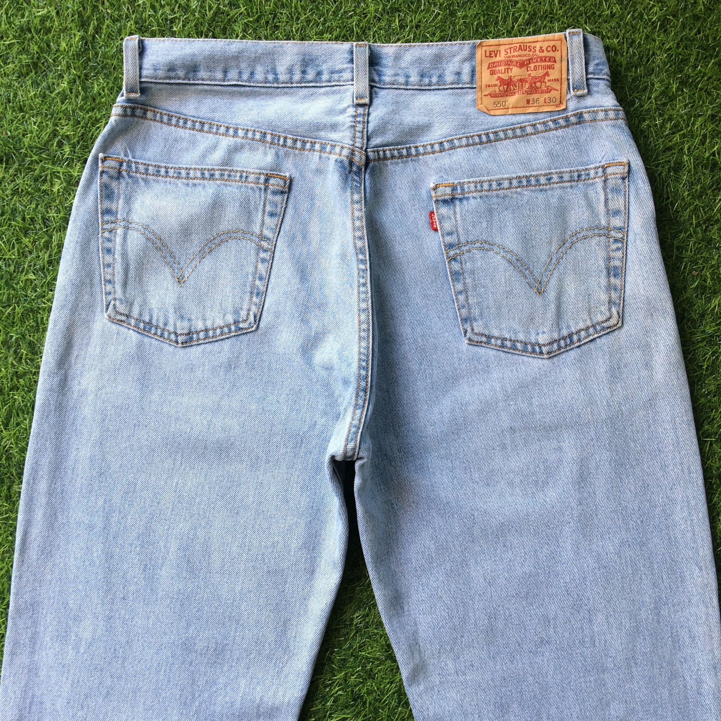 Levi's Distressed Levis 550 Jeans Classic Relaxed Fit #B-672 Size 34" / US 12 / IT 48 - 4 Thumbnail