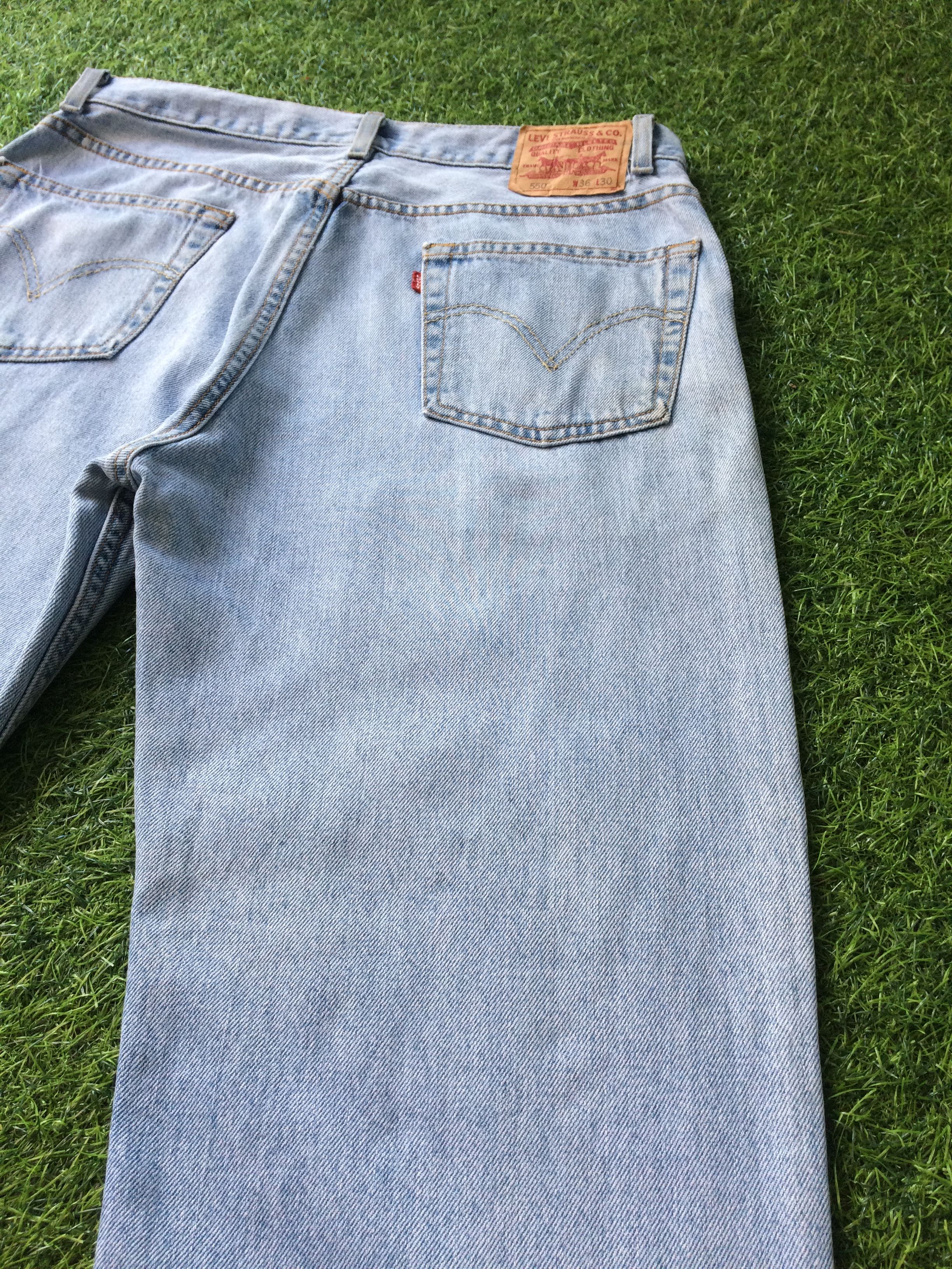 Levi's Distressed Levis 550 Jeans Classic Relaxed Fit #B-672 Size 34" / US 12 / IT 48 - 7 Thumbnail
