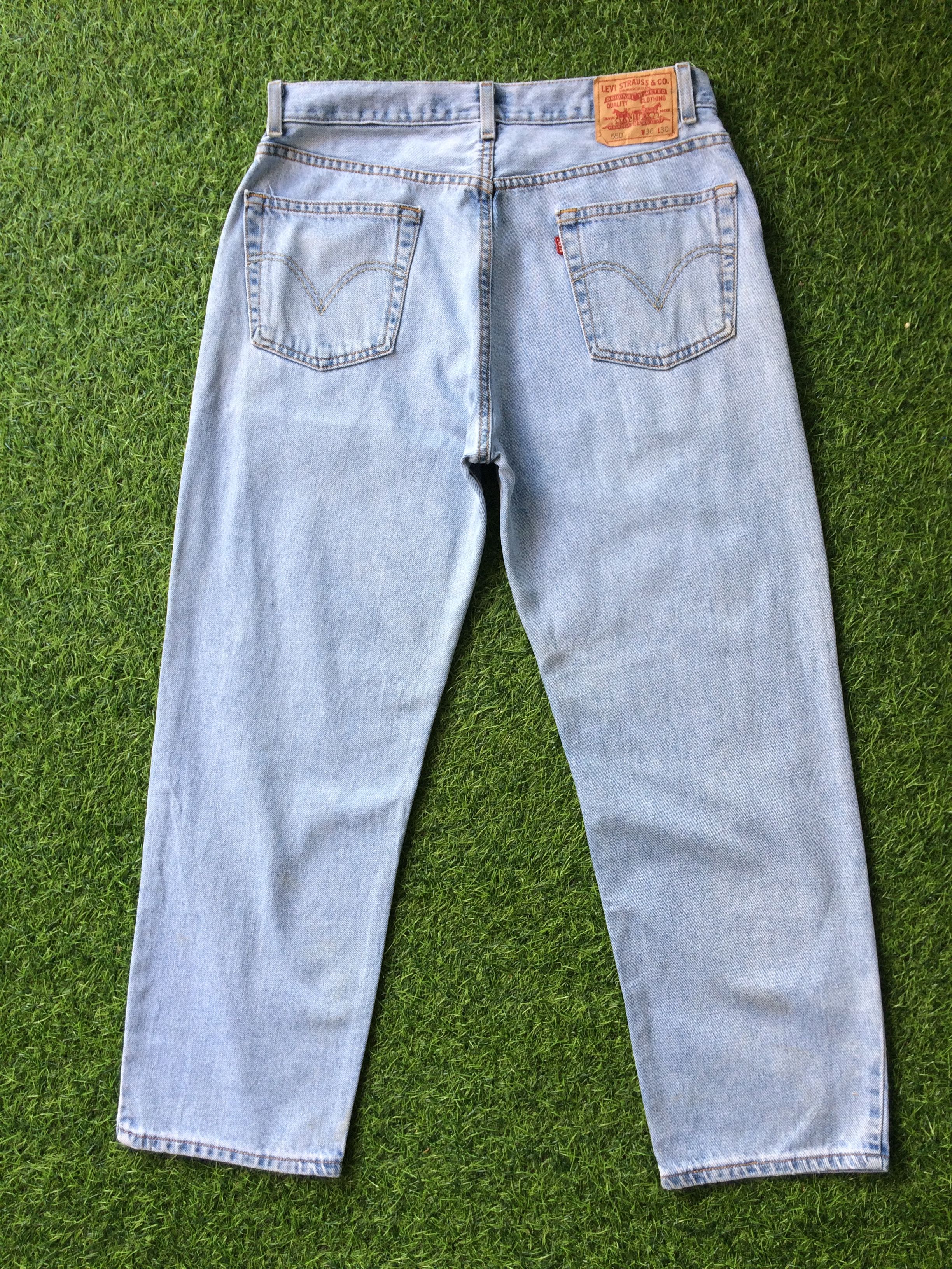 Levi's Distressed Levis 550 Jeans Classic Relaxed Fit #B-672 Size 34" / US 12 / IT 48 - 2 Thumbnail