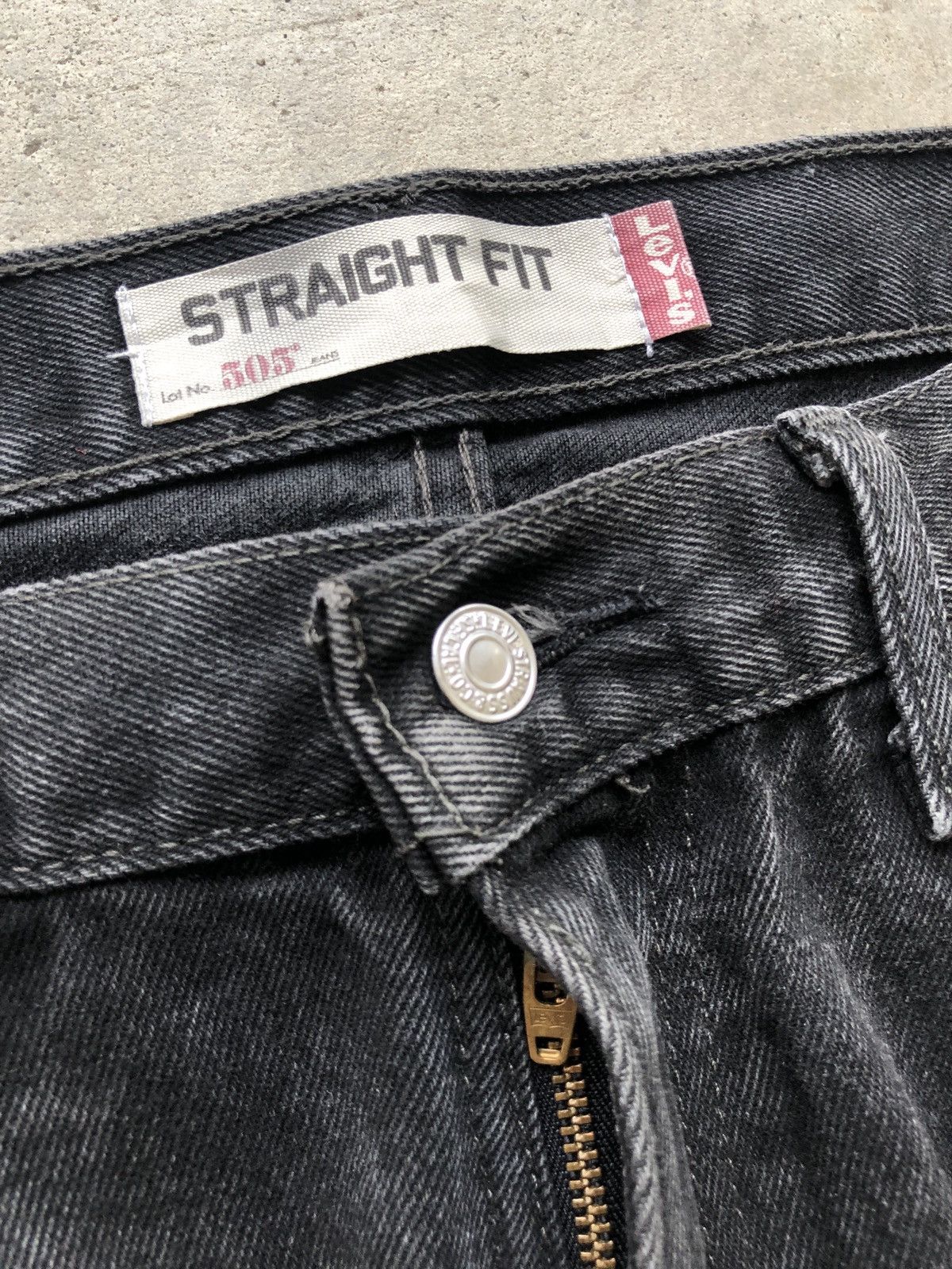Levi's × Vintage VTG 00 LEVIS 505 STRAIGHT FIT BLACK DENIM JEANS Size US 33 - 4 Thumbnail