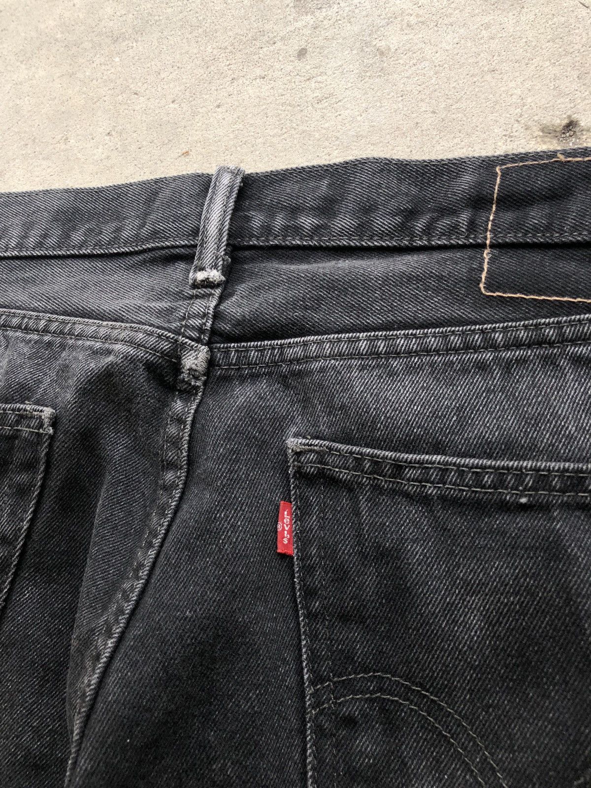 Levi's × Vintage VTG 00 LEVIS 505 STRAIGHT FIT BLACK DENIM JEANS Size US 33 - 7 Thumbnail