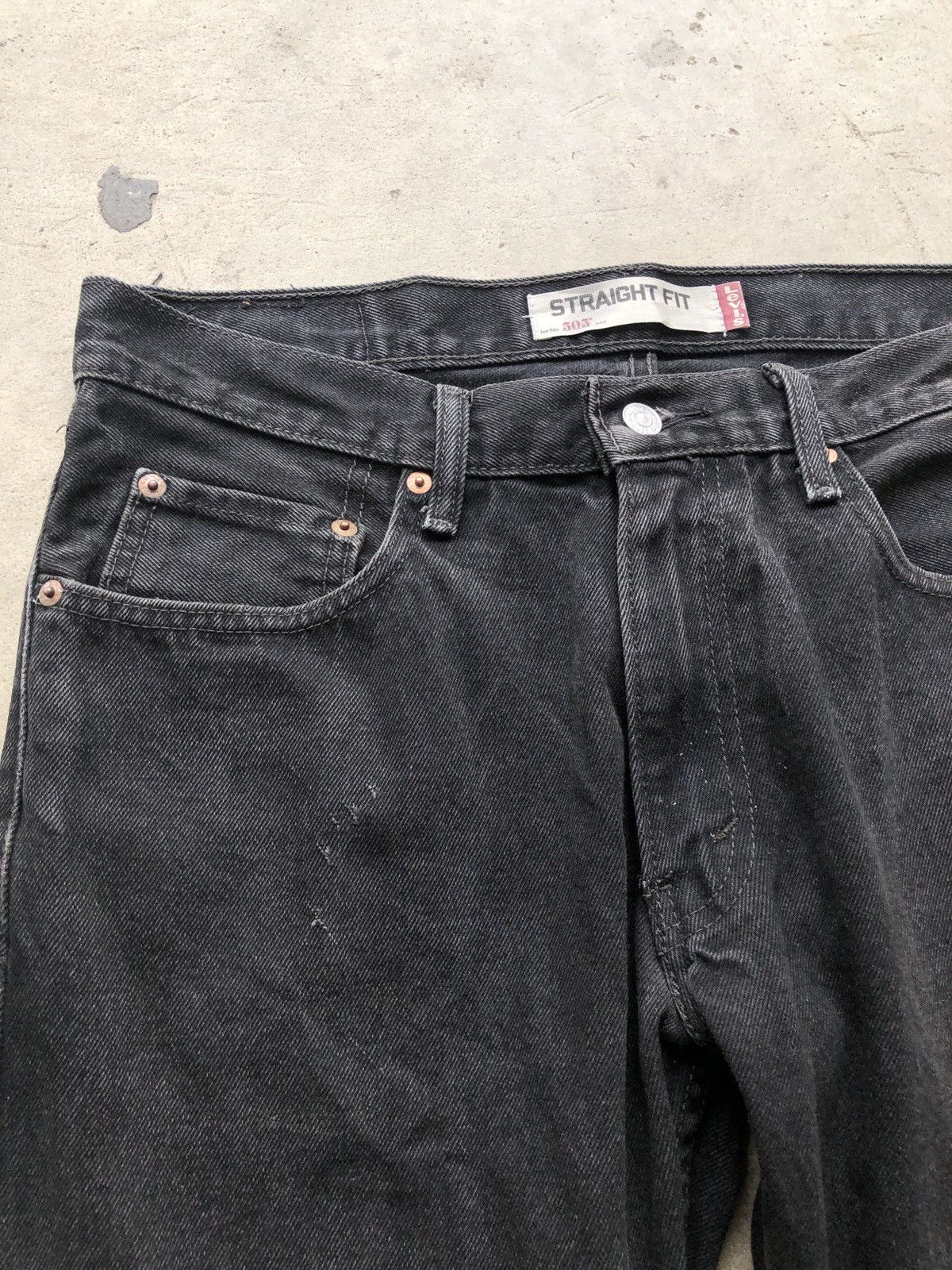 Levi's × Vintage VTG 00 LEVIS 505 STRAIGHT FIT BLACK DENIM JEANS Size US 33 - 3 Thumbnail