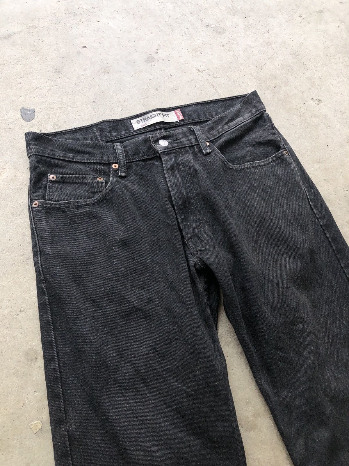 Levi's × Vintage VTG 00 LEVIS 505 STRAIGHT FIT BLACK DENIM JEANS Size US 33 - 2 Thumbnail