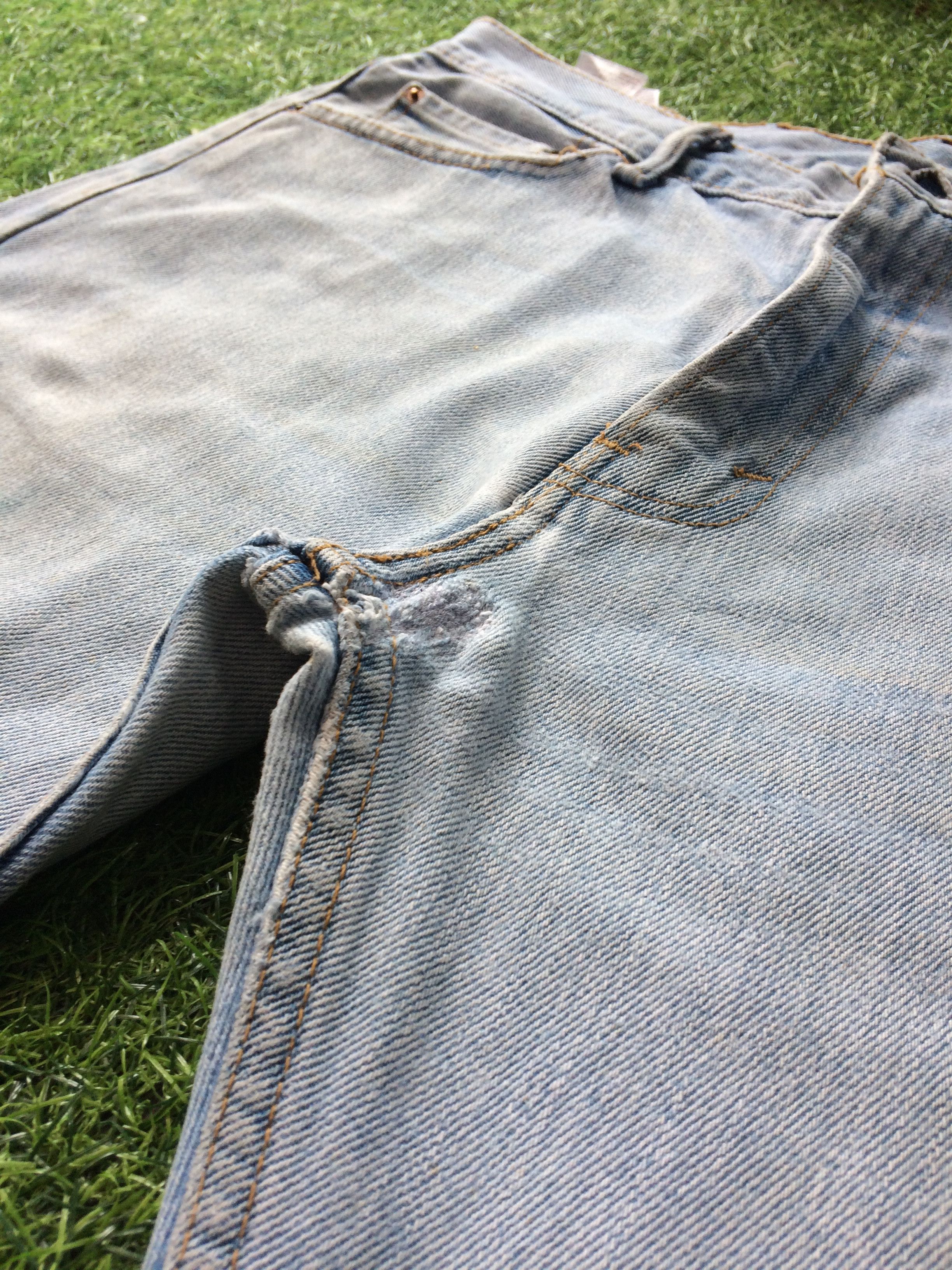 Levi's × Vintage Distressed Levi's 505 Dirty Light Wash Y2Ks Unisex #B-789 Size US 37 - 7 Thumbnail