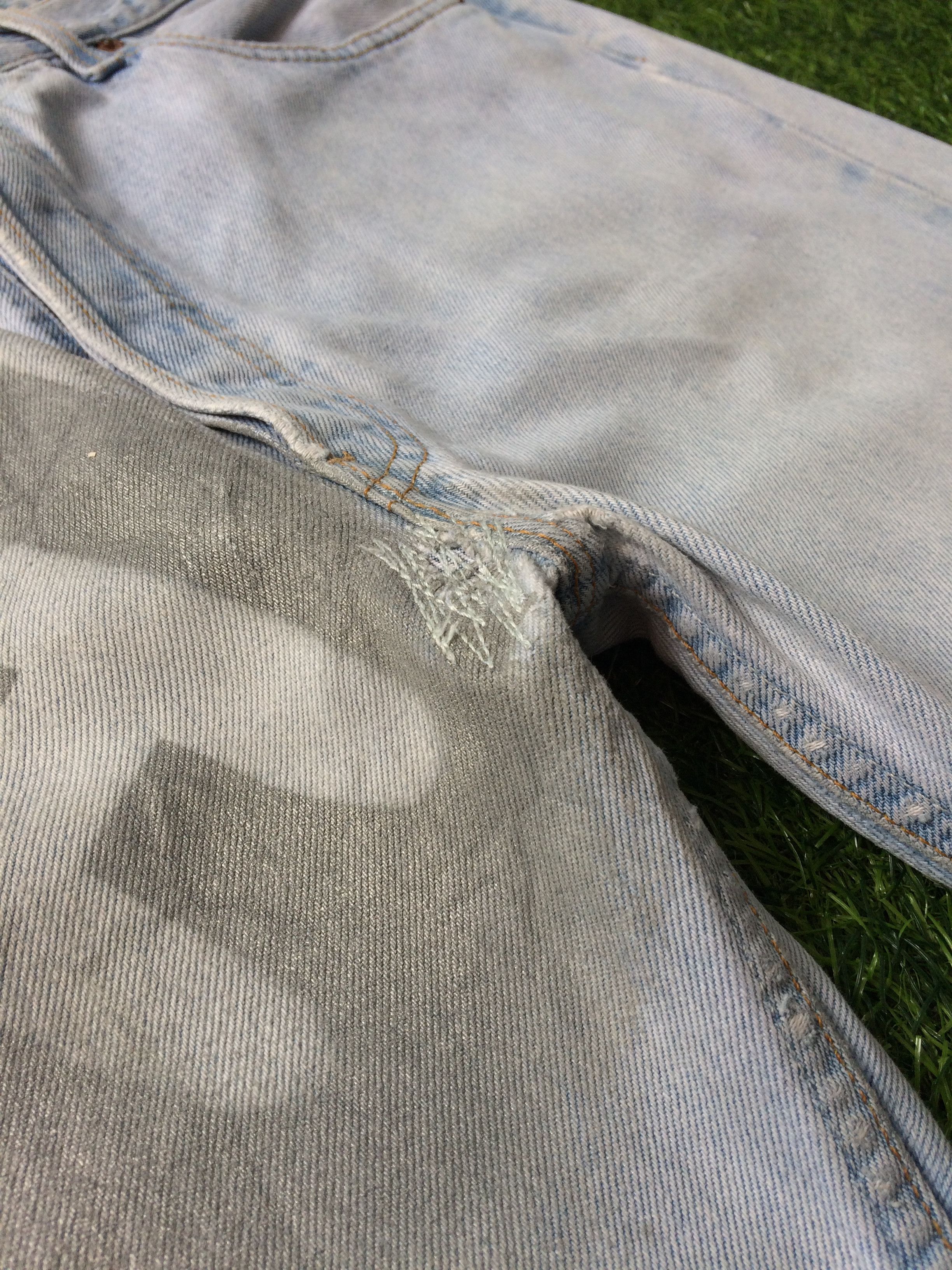 Jean × Unsound Rags Distressed Levis 501 Painted Jeans #B-959 Size US 34 / EU 50 - 4 Thumbnail
